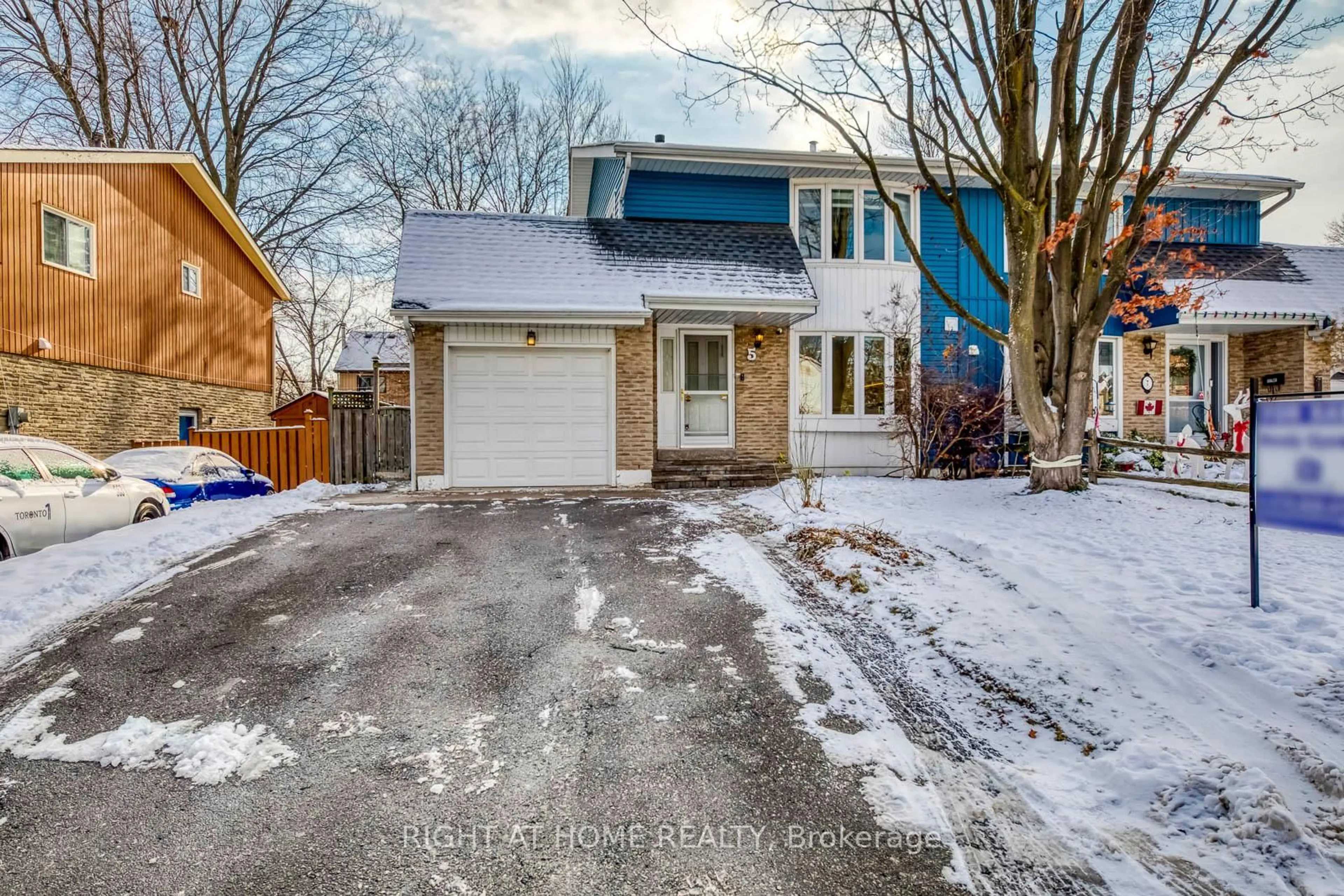 Unknown for 5 Bow River Cres, Mississauga Ontario L5N 1J1