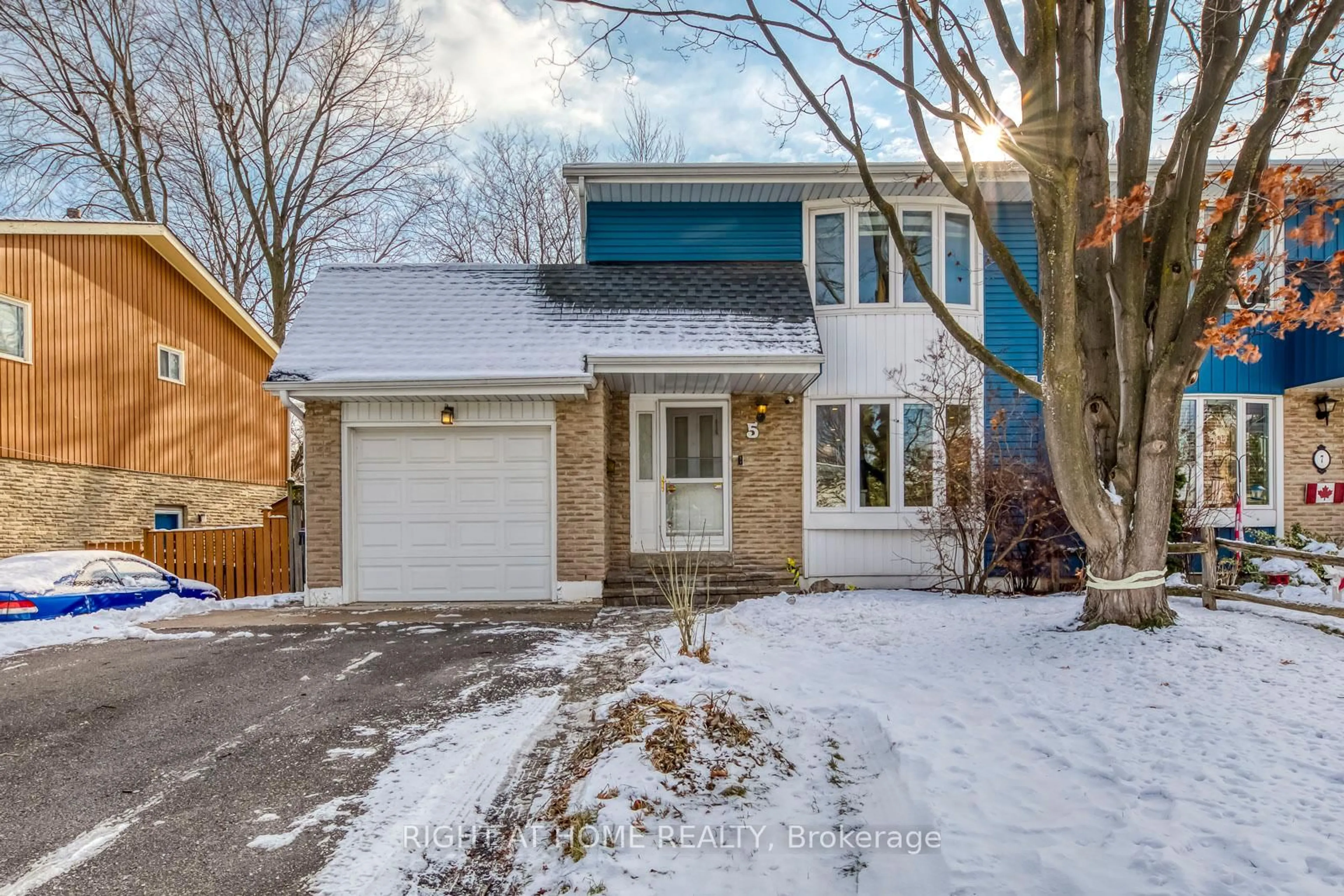 Home with brick exterior material, street for 5 Bow River Cres, Mississauga Ontario L5N 1J1