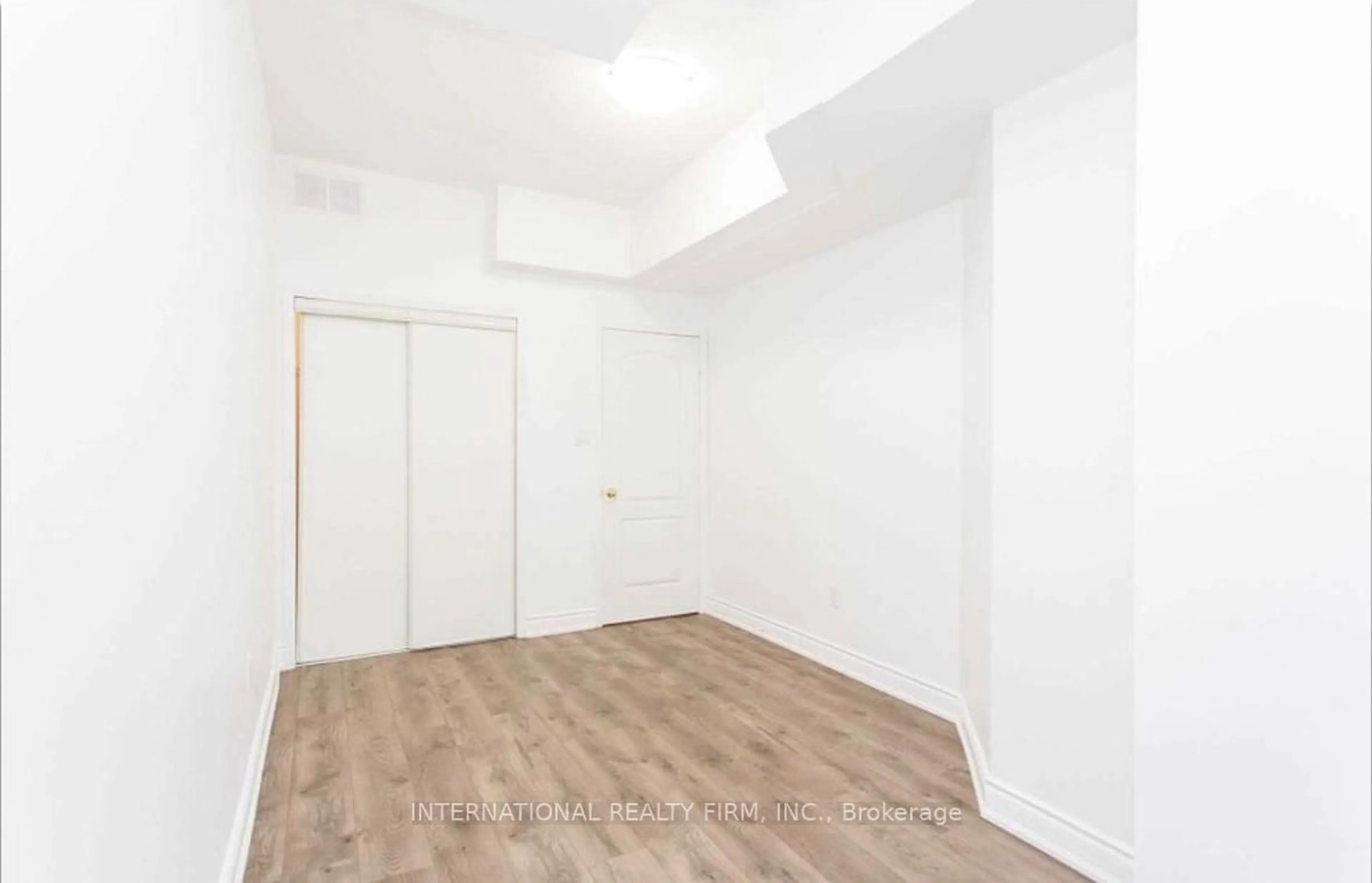 A pic of a room for 601 Shoreline Dr #141, Mississauga Ontario L5B 4K7