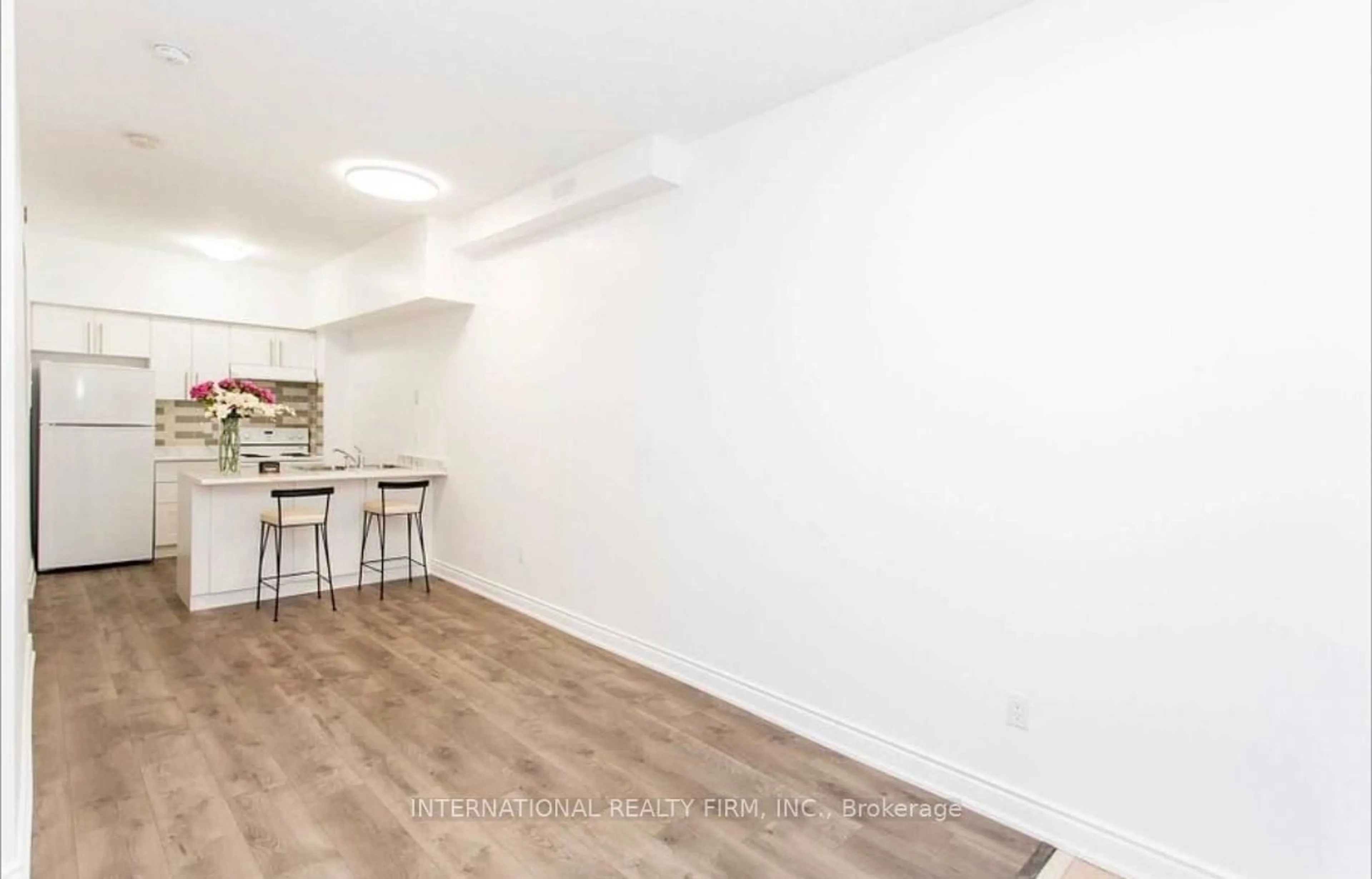 A pic of a room for 601 Shoreline Dr #141, Mississauga Ontario L5B 4K7
