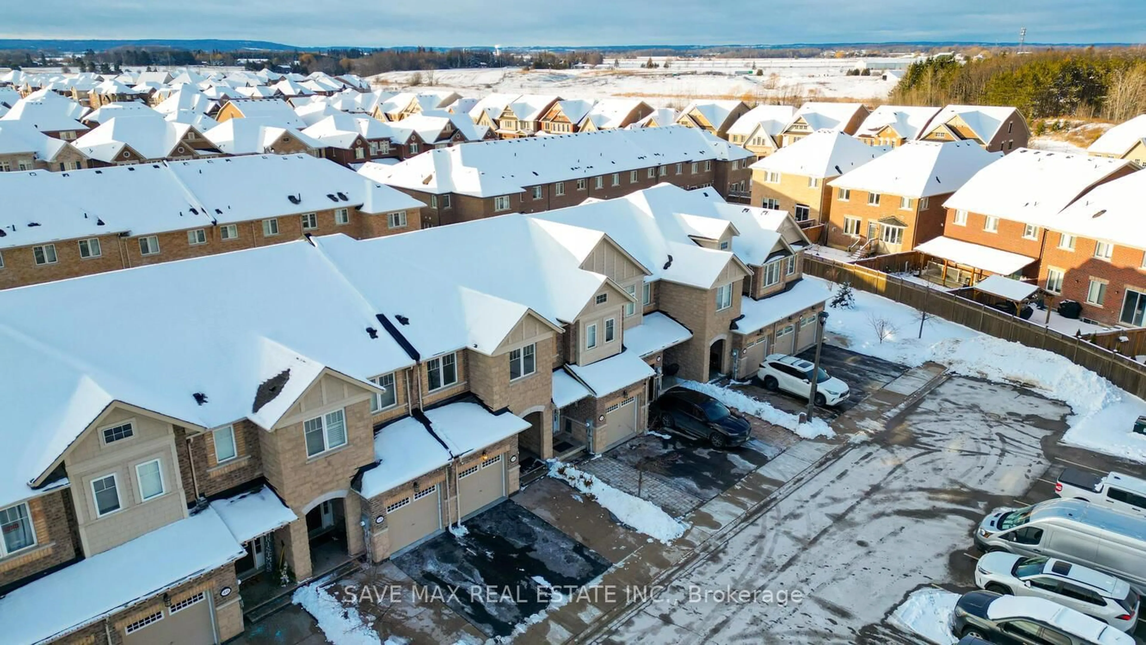 A pic from outside/outdoor area/front of a property/back of a property/a pic from drone, street for 50 Abigail Cres, Caledon Ontario L7C 2J3