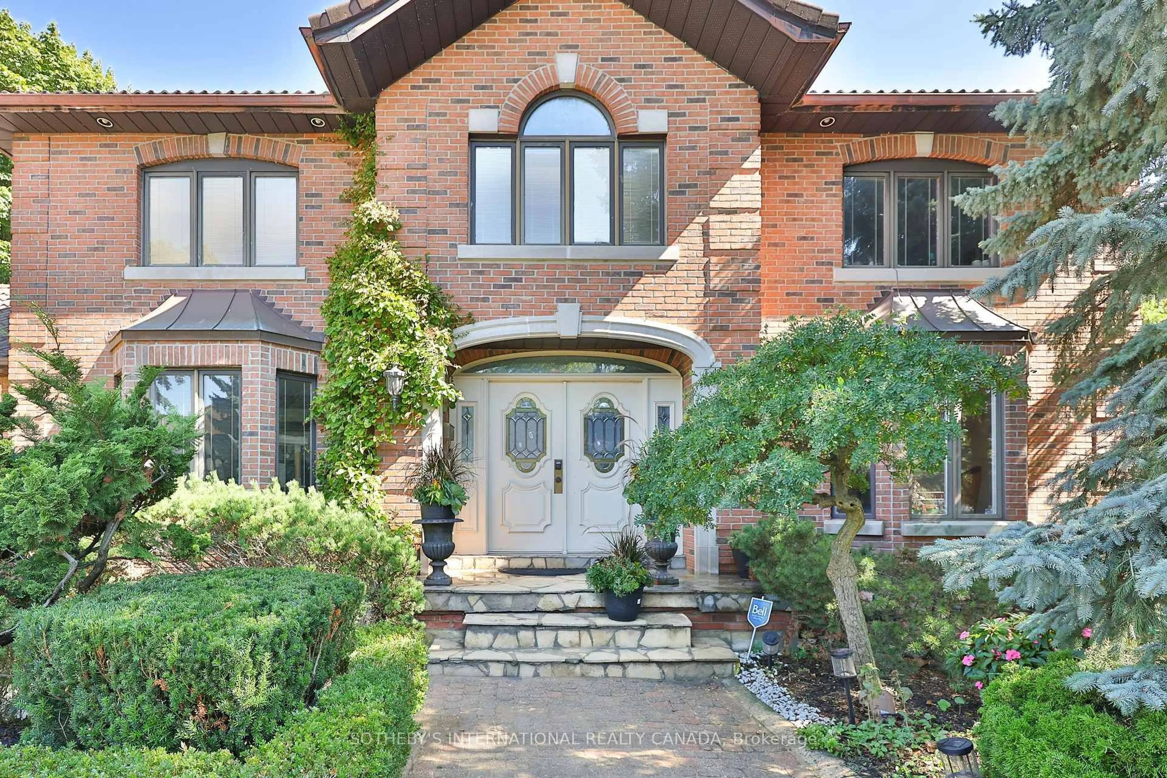Home with brick exterior material, street for 1070 Geran Cres, Mississauga Ontario L5H 4A6