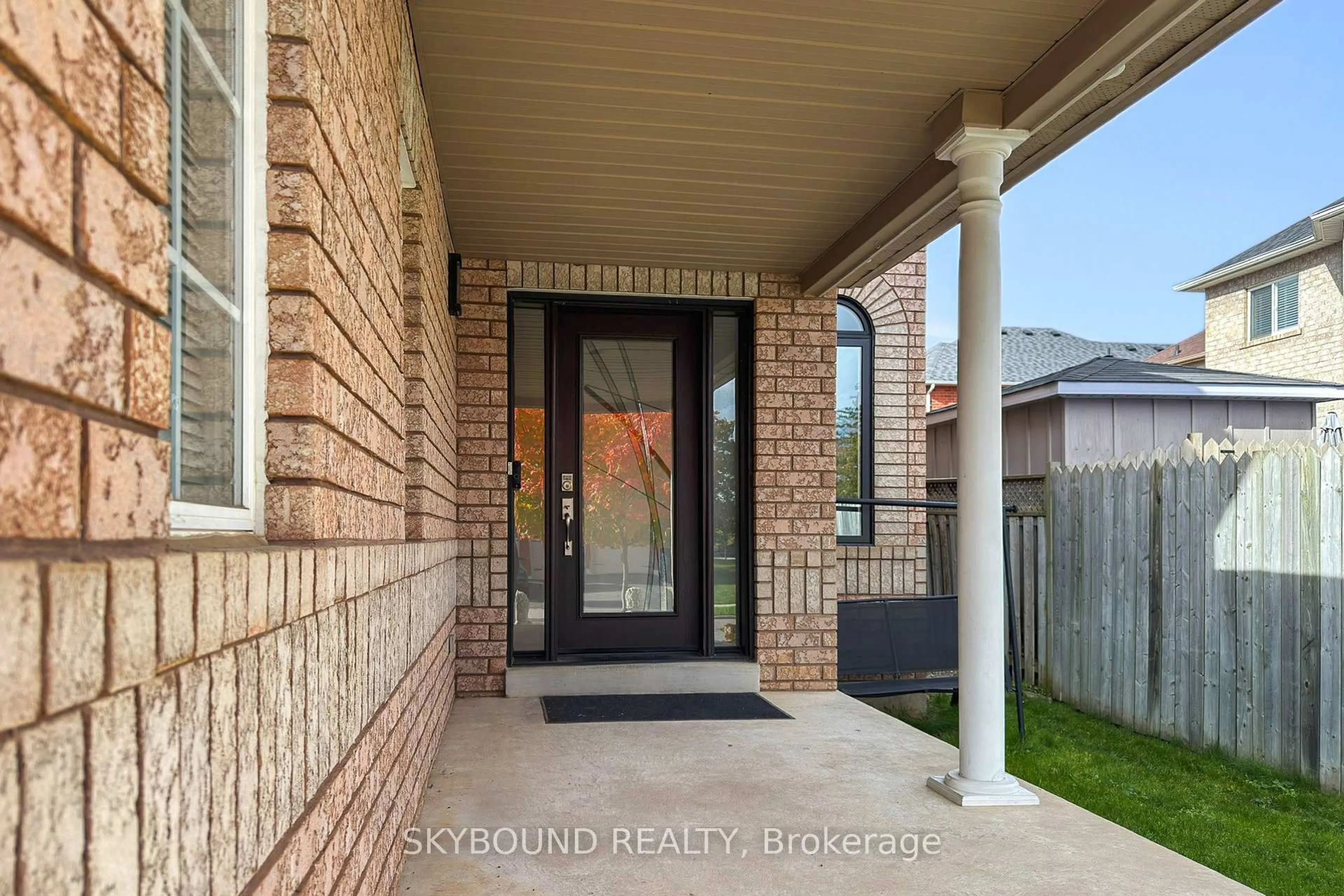 Indoor entryway for 26 Bushberry Rd, Brampton Ontario L7A 1L3