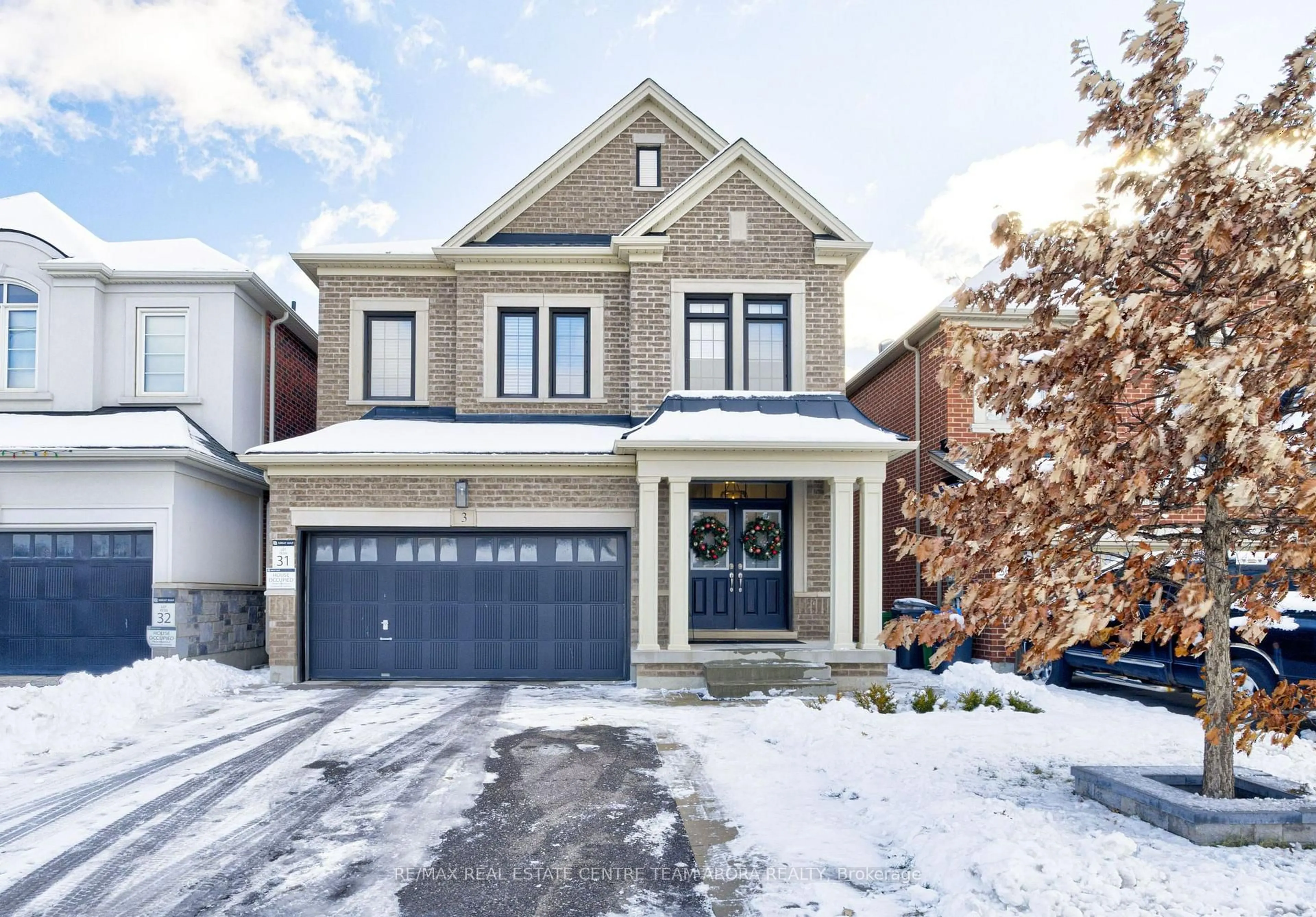 Home with brick exterior material, street for 3 Mussle White Rd, Brampton Ontario L6Y 0E3