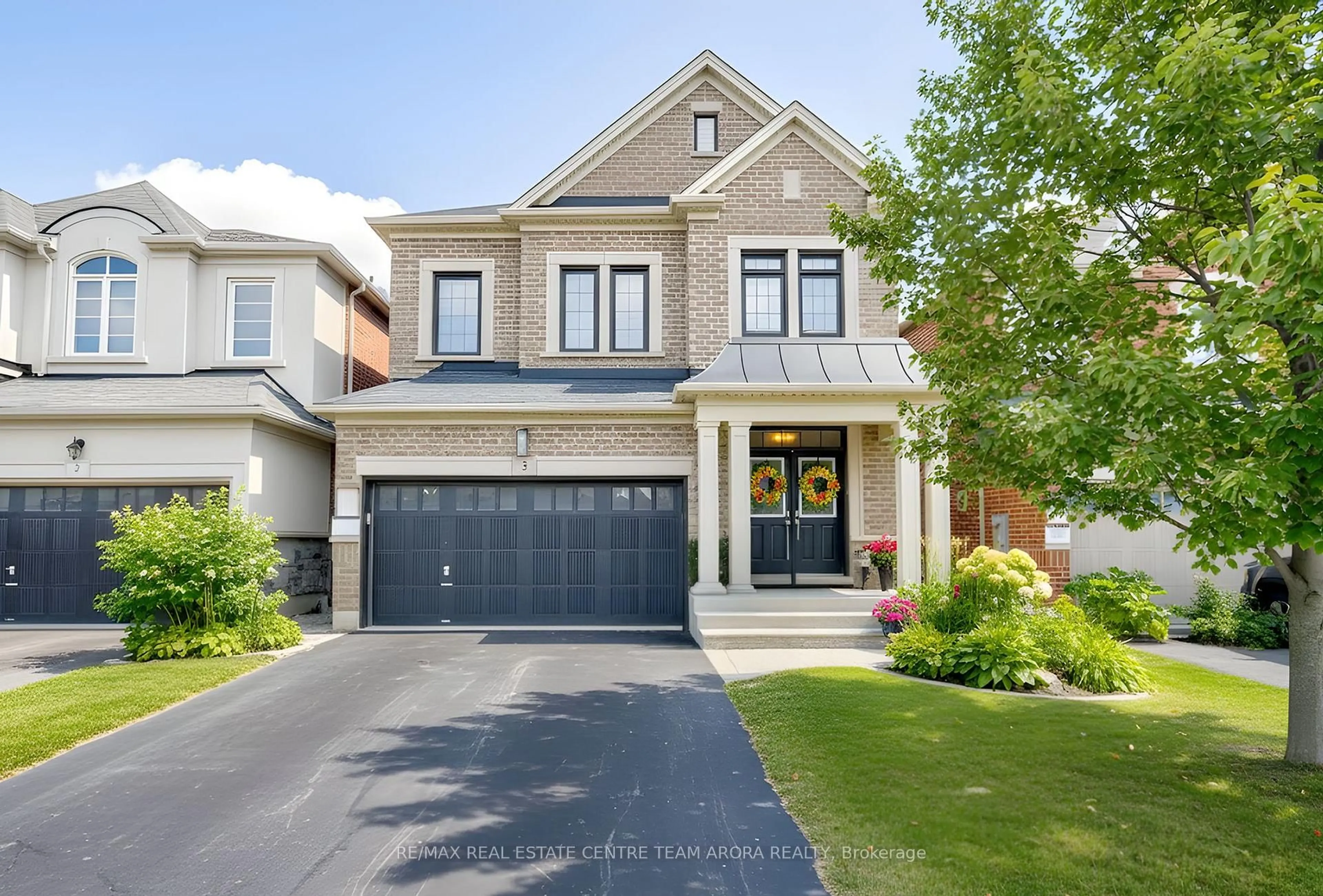 Home with brick exterior material, street for 3 Mussle White Rd, Brampton Ontario L6Y 0E3