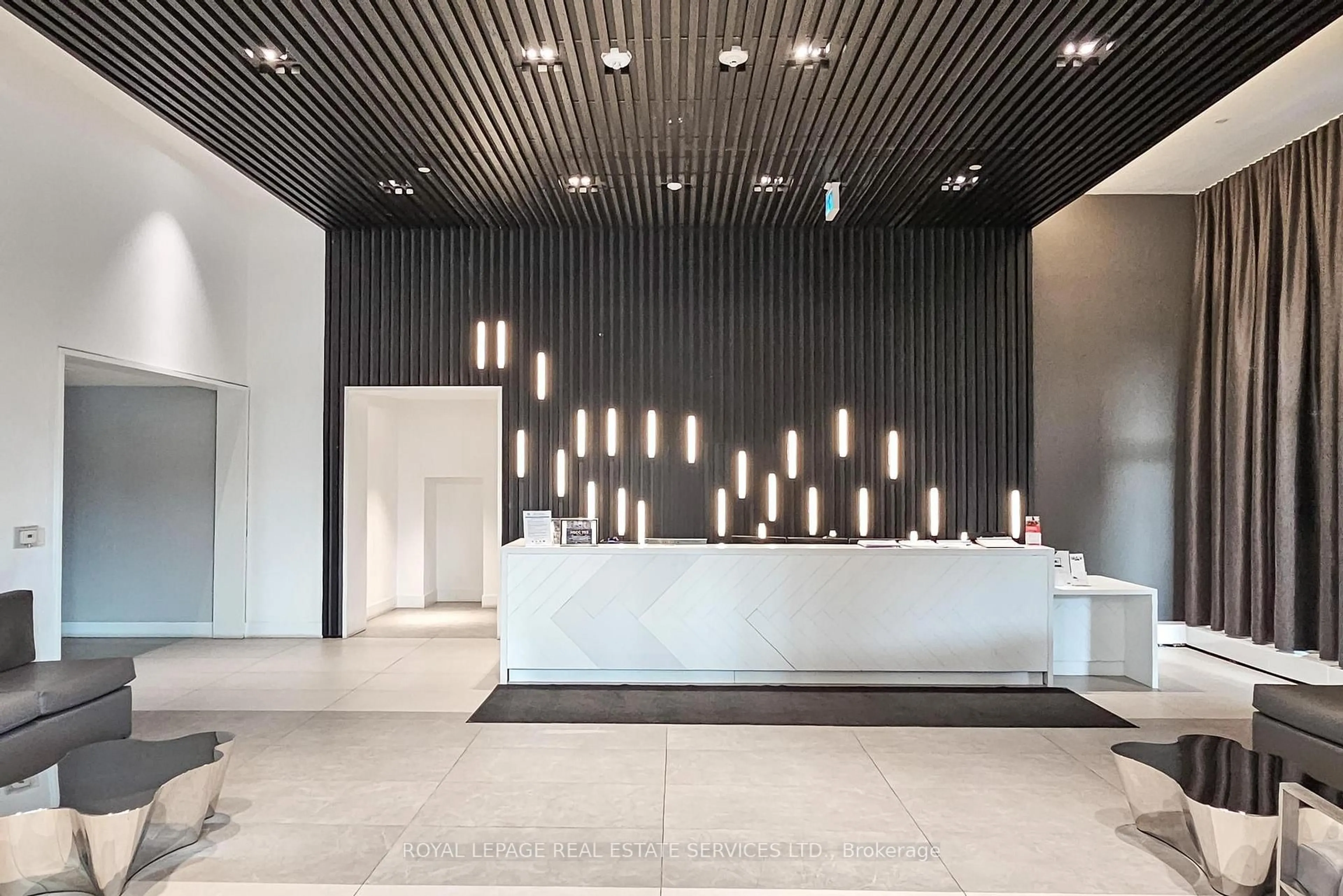 Lobby for 2489 Taunton Rd #414, Oakville Ontario L6H 3R9