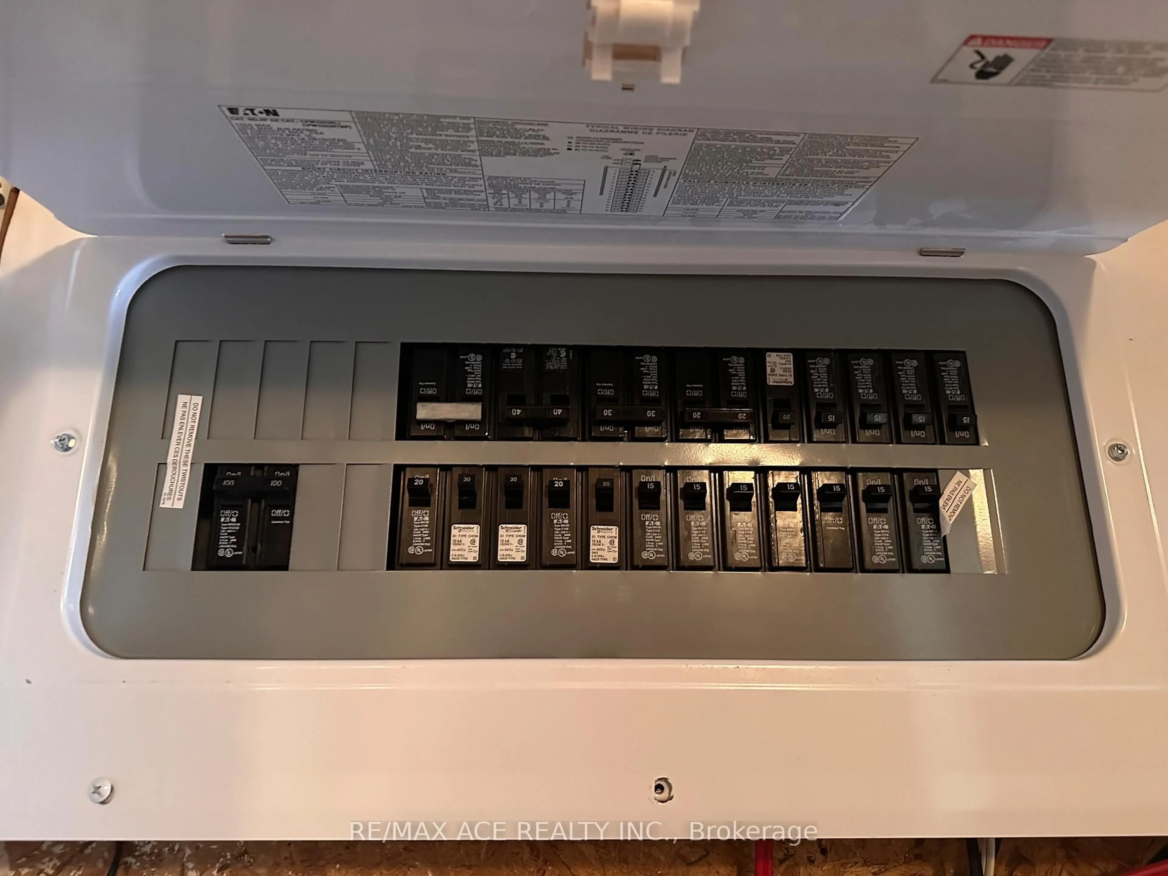 A pic of a room for 247 Royal Salisbury Way, Brampton Ontario L6V 3G4