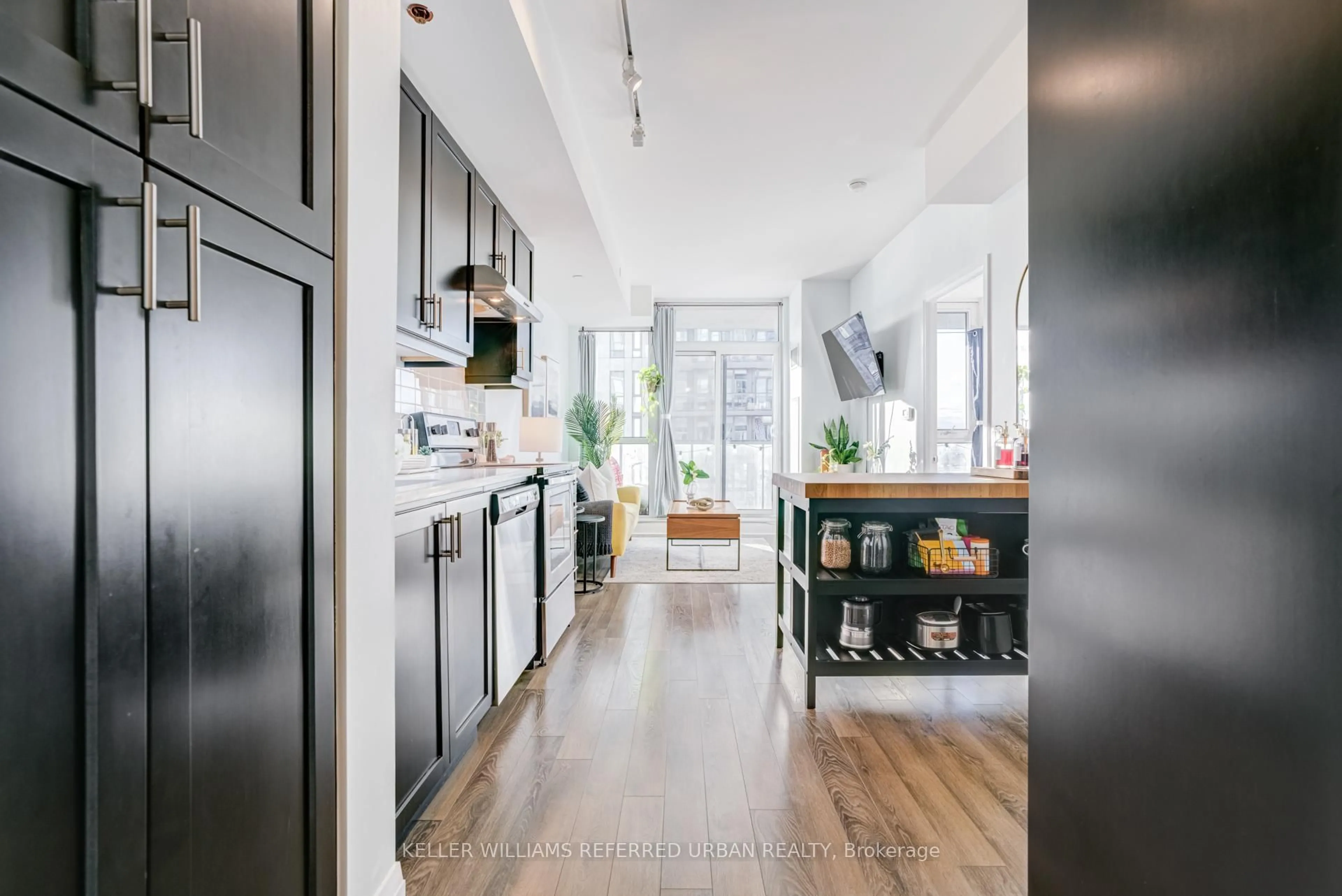 Open concept kitchen, unknown for 17 Zorra St #1711, Toronto Ontario M8Z 0C8