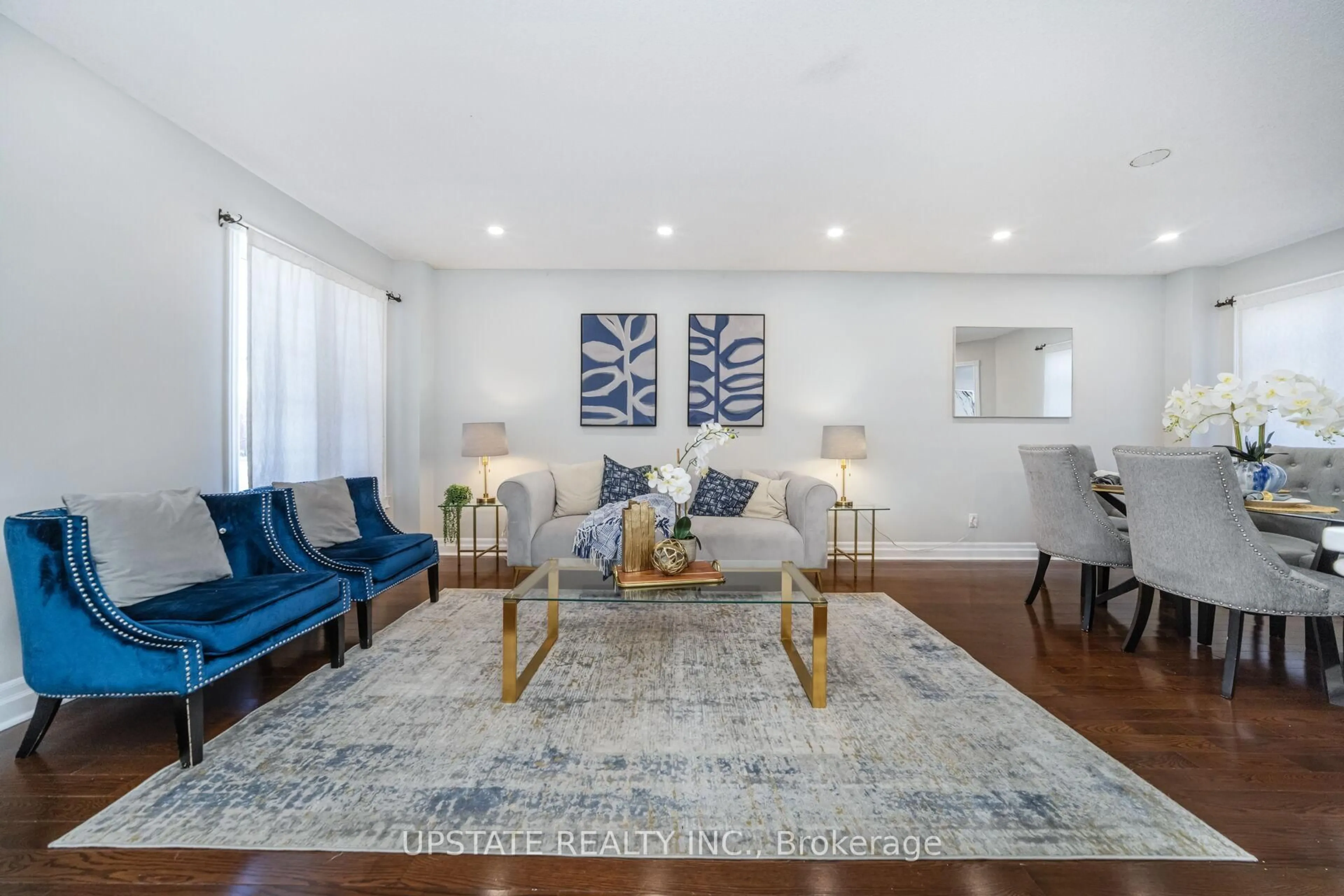 Living room with furniture, unknown for 7311 Black Walnut Tr, Mississauga Ontario L5N 7M4