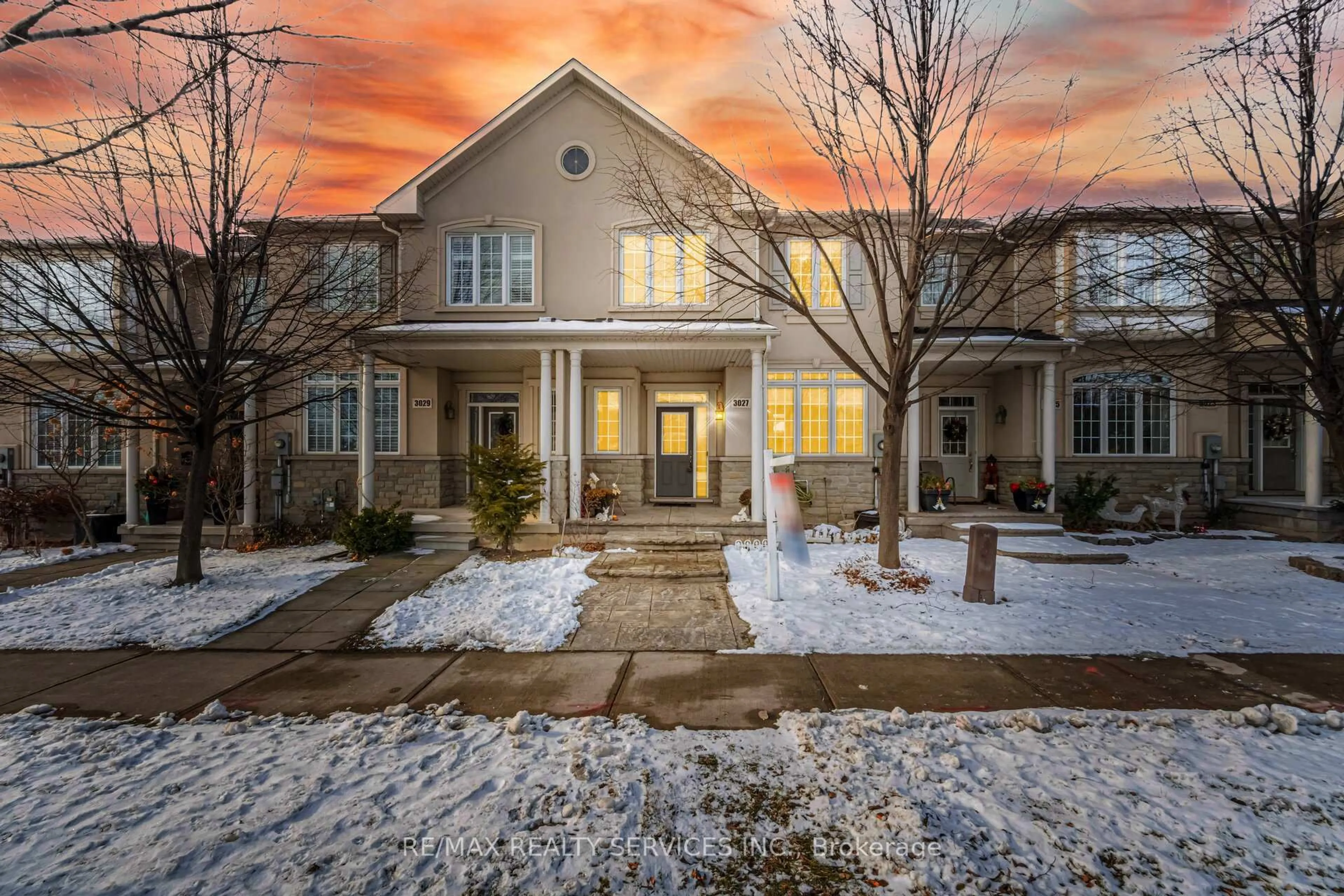 Home with brick exterior material, street for 3027 Richview Blvd, Oakville Ontario L6M 5C7