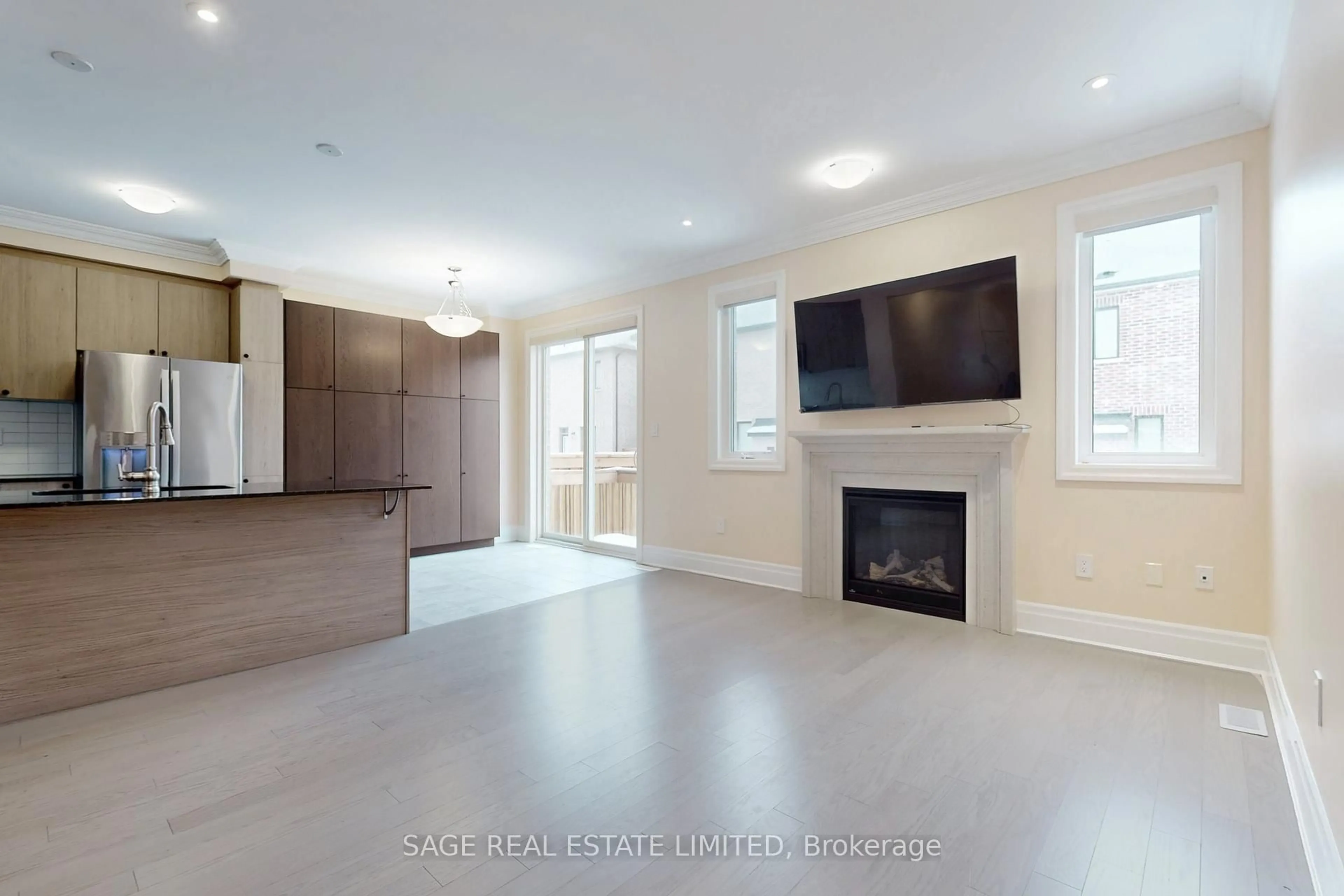 Unknown for 1826 Thames Circ, Milton Ontario L9E 2A4