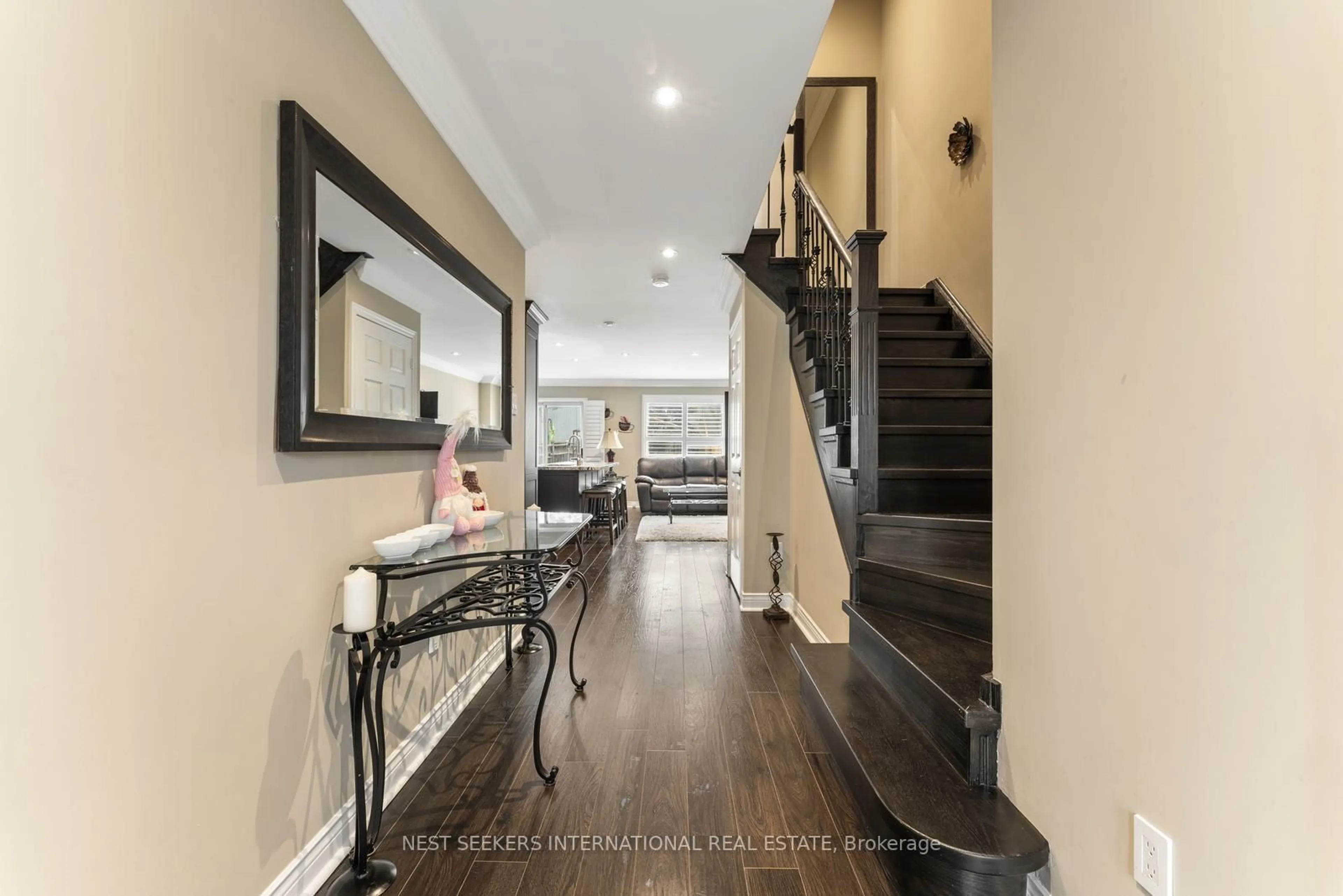 Indoor entryway for 46 Waterbury St, Caledon Ontario L7E 1X4
