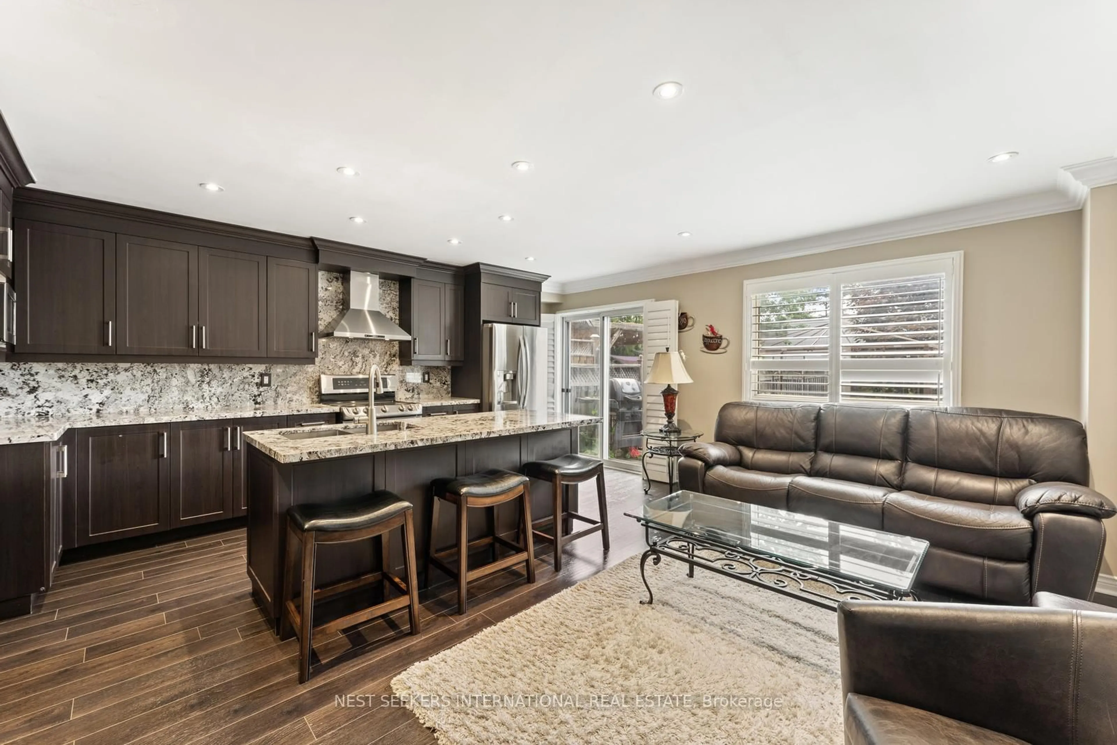 Open concept kitchen, ceramic/tile floor for 46 Waterbury St, Caledon Ontario L7E 1X4