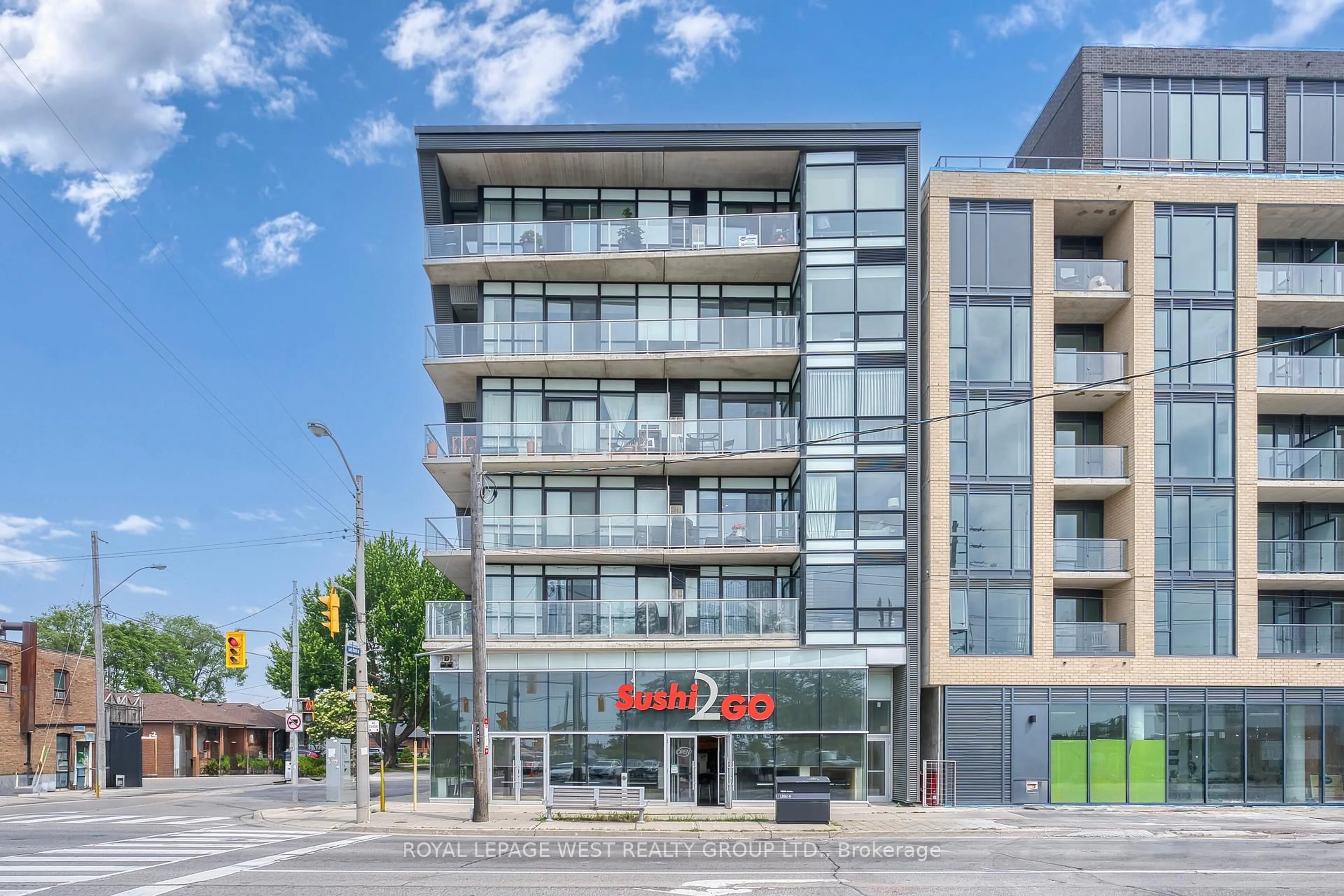 Patio, building for 51 Lady Bank Rd #301, Toronto Ontario M8Z 0C9