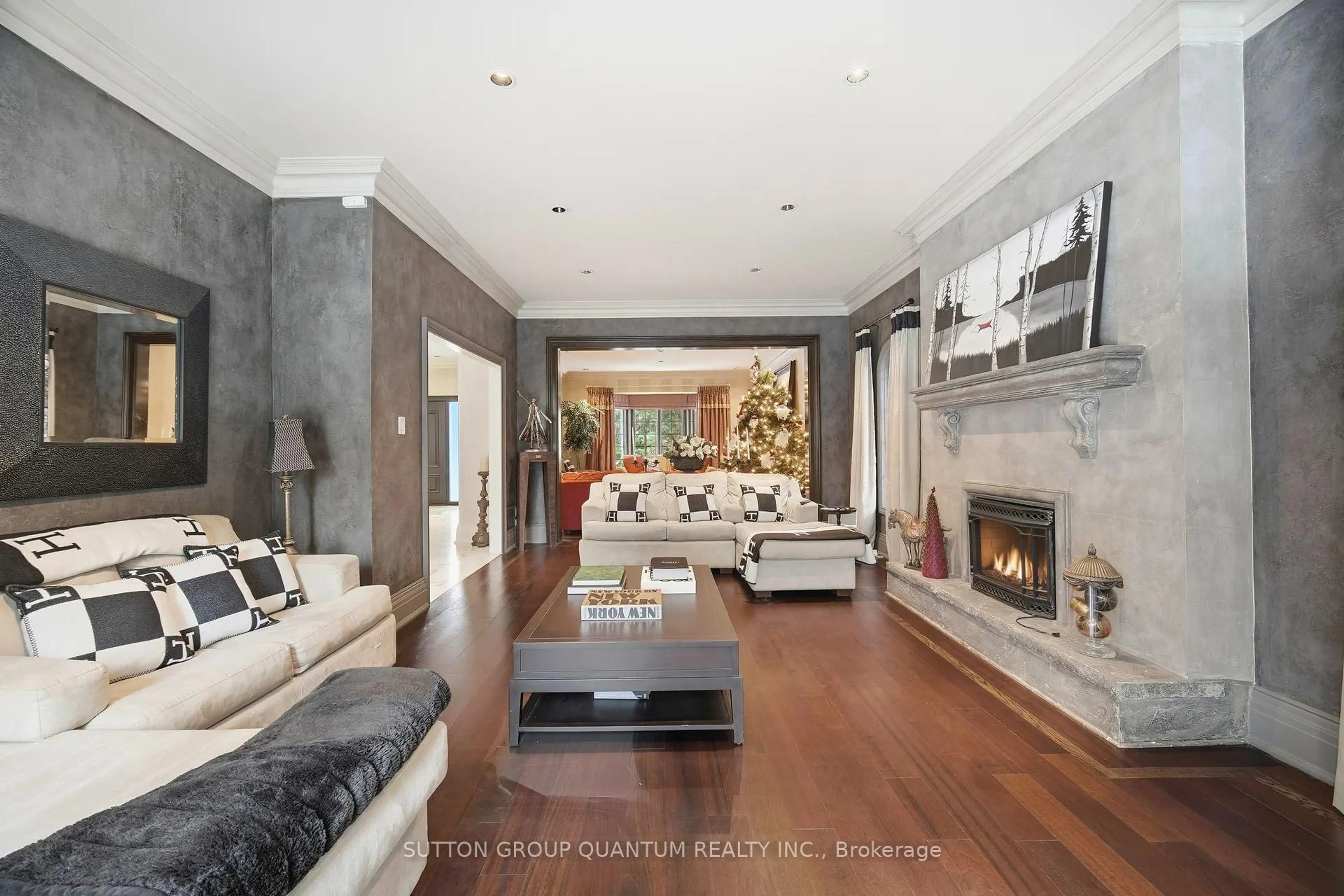 Living room with furniture, unknown for 1080 Geran Cres, Mississauga Ontario L5H 4A6