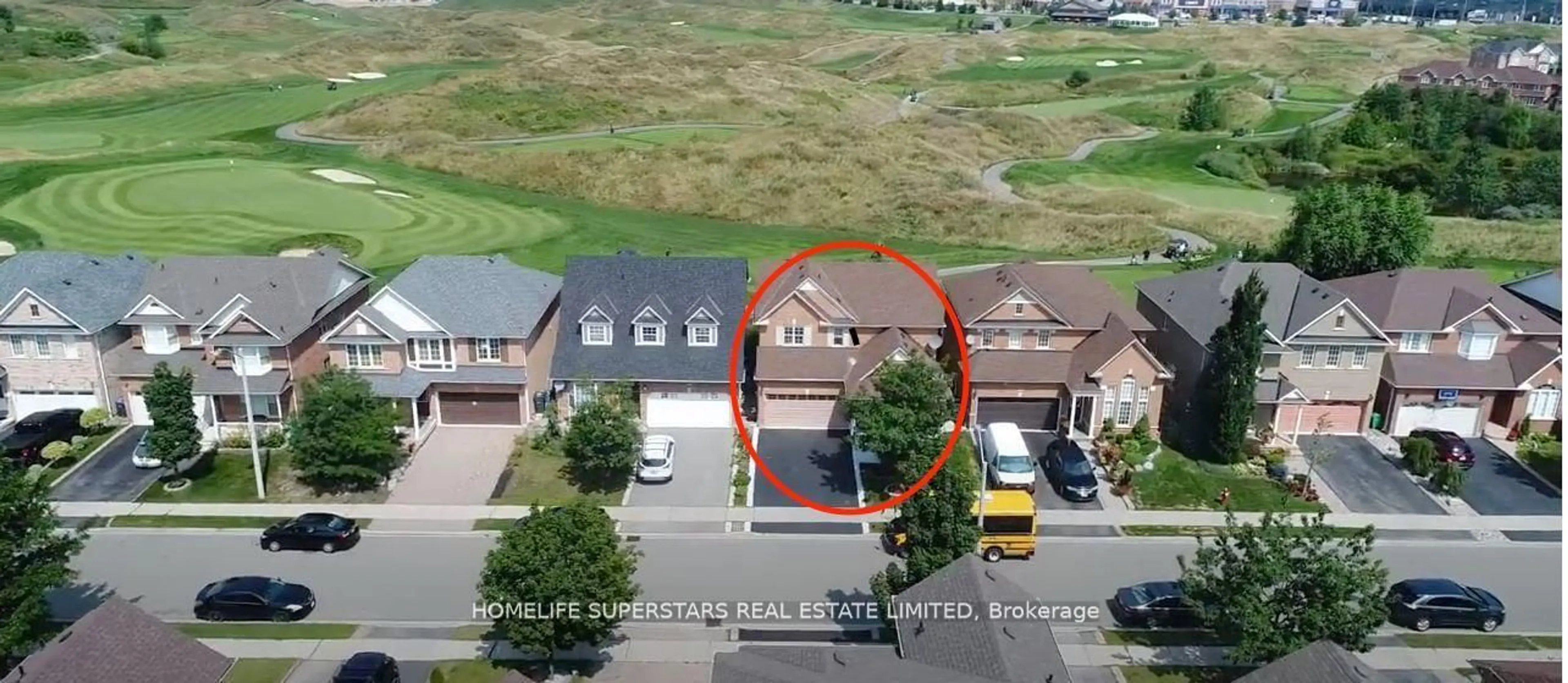 A pic from outside/outdoor area/front of a property/back of a property/a pic from drone, street for 47 Upper Highlands Dr, Brampton Ontario L6Z 4V9