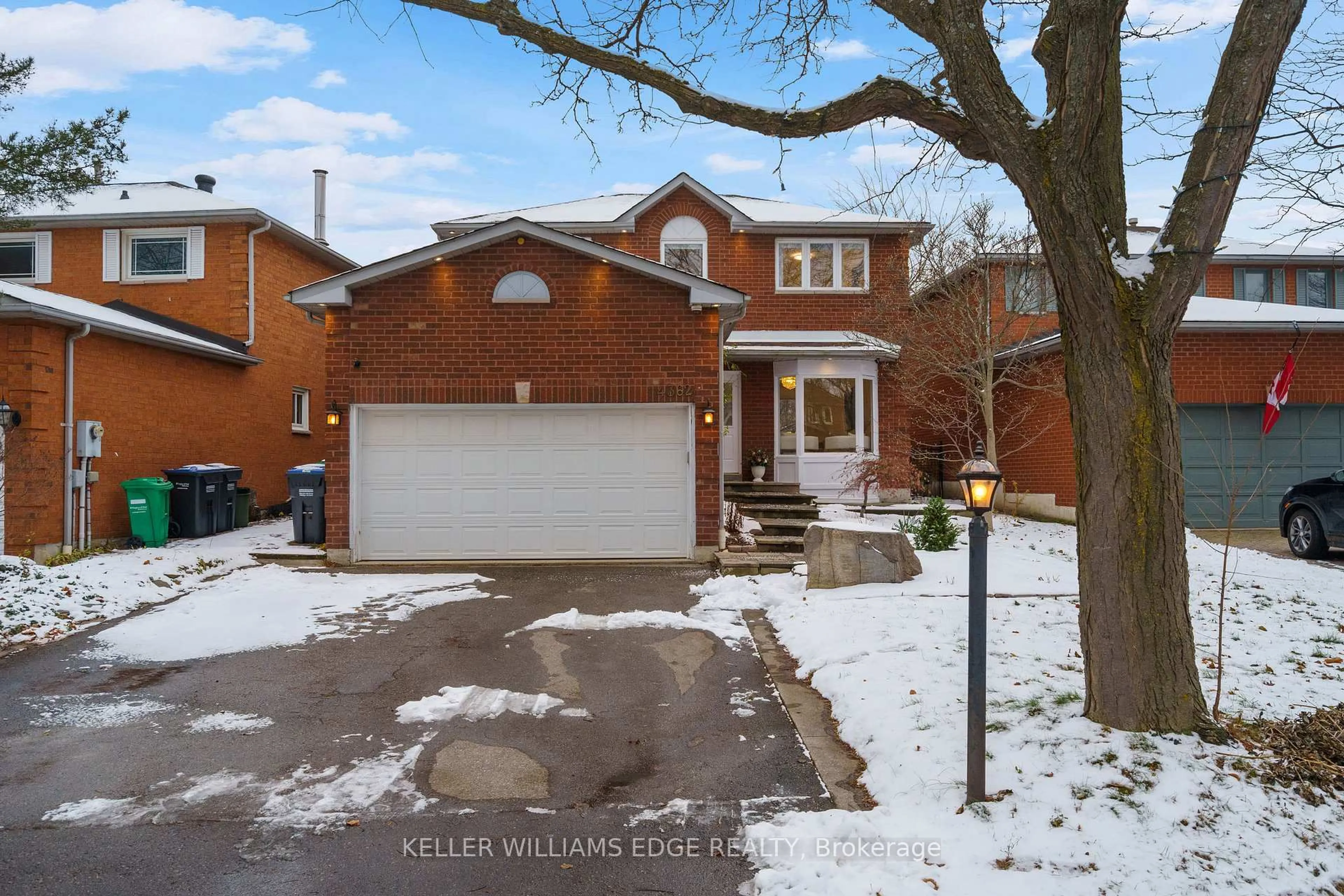 Home with brick exterior material, street for 4362 Spinningdale Crt, Mississauga Ontario L5M 3J9