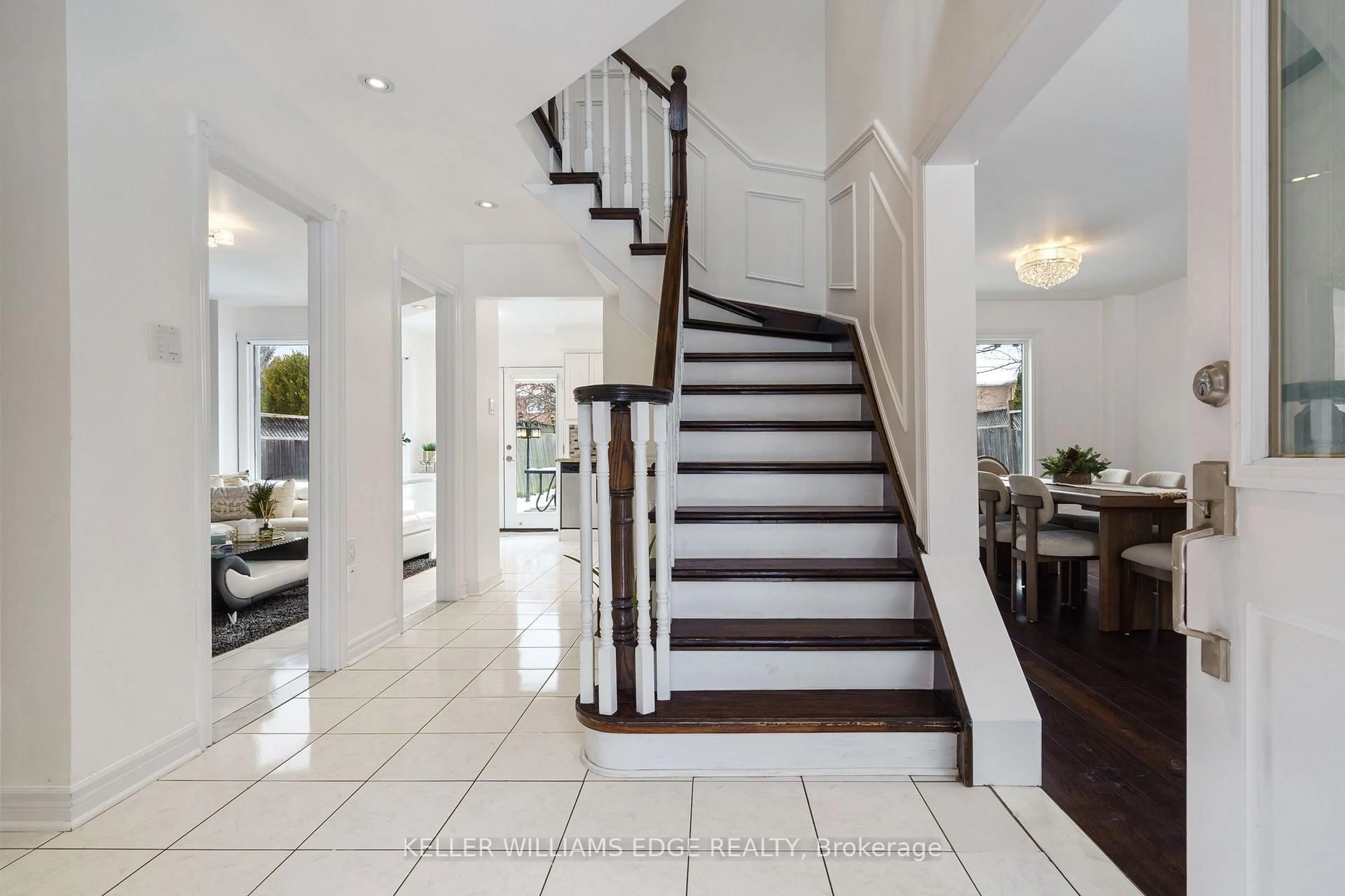 Unknown for 4362 Spinningdale Crt, Mississauga Ontario L5M 3J9