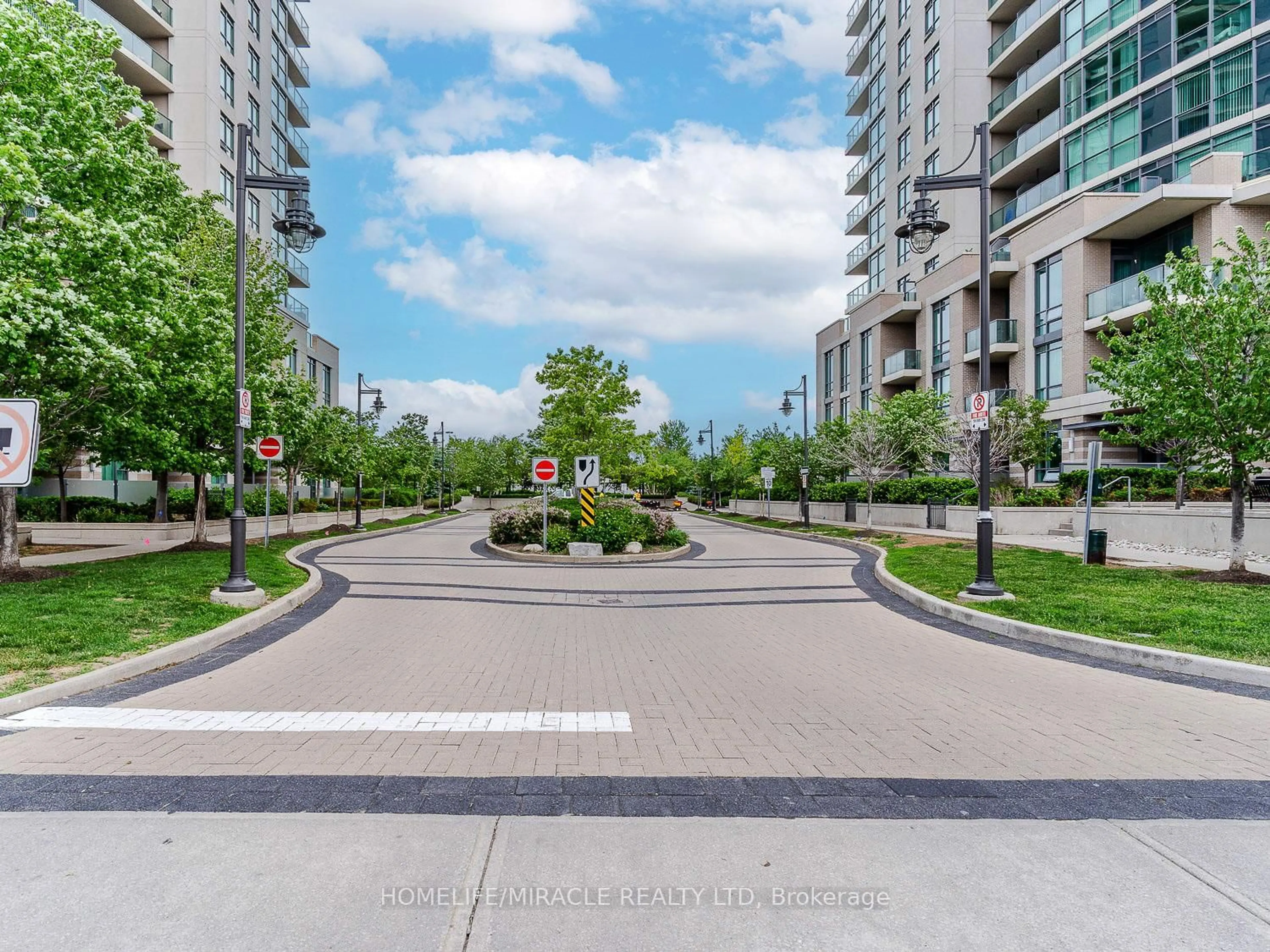 Patio, street for 215 Sherway Gardens Rd #1606, Toronto Ontario M9C 0A4