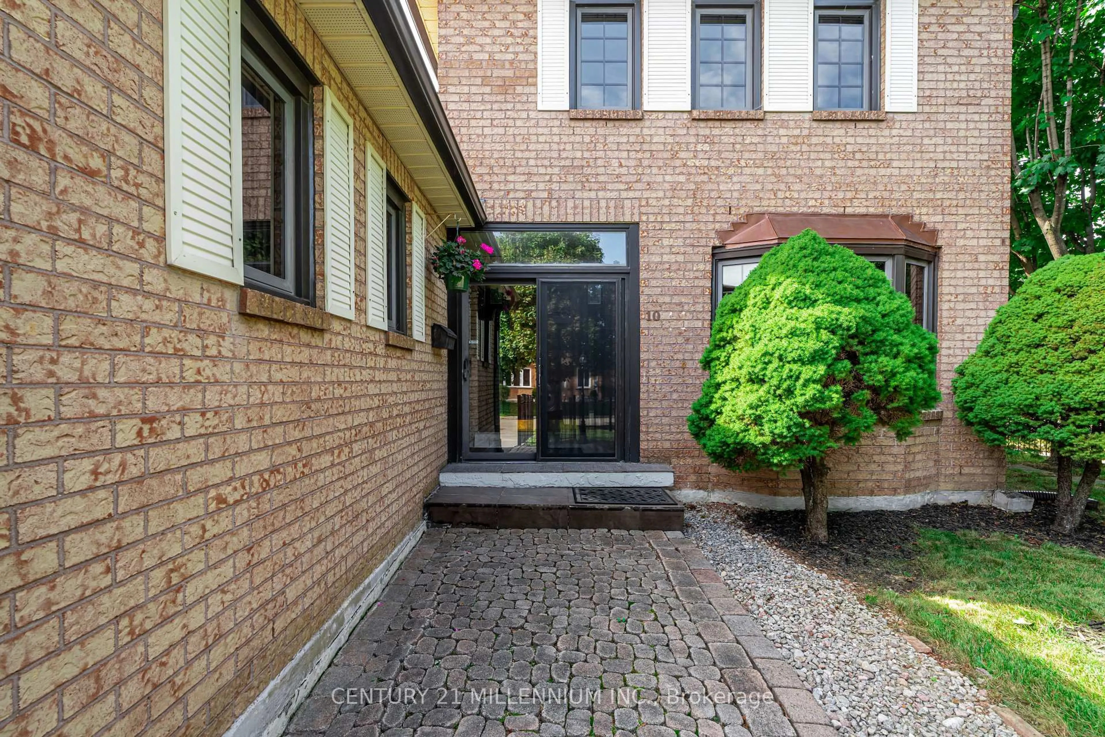 Unknown for 10 Phelps Dr, Brampton Ontario L6X 3V5