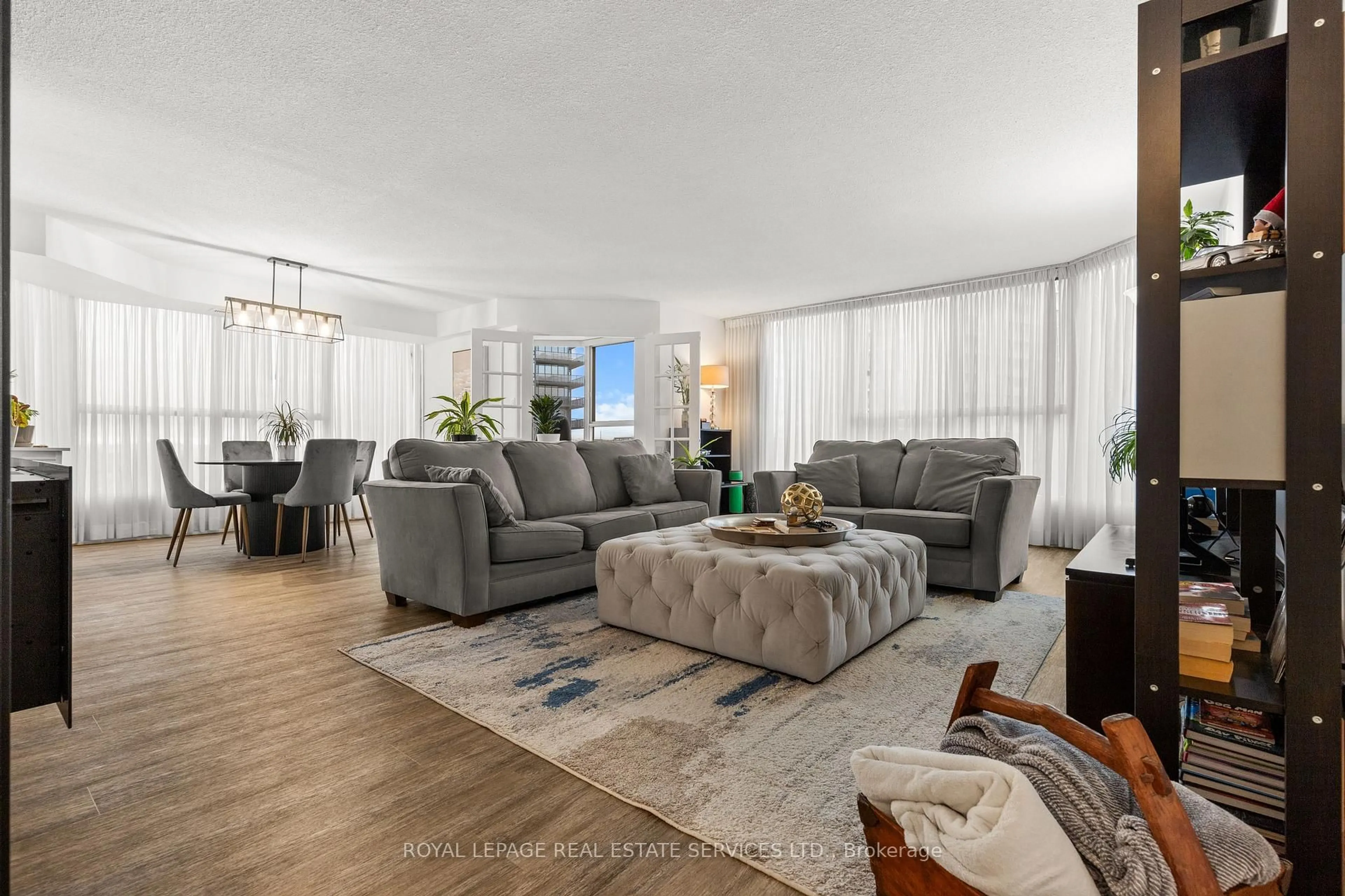 Living room with furniture, unknown for 1271 Walden Circ #502, Mississauga Ontario L5J 4R4