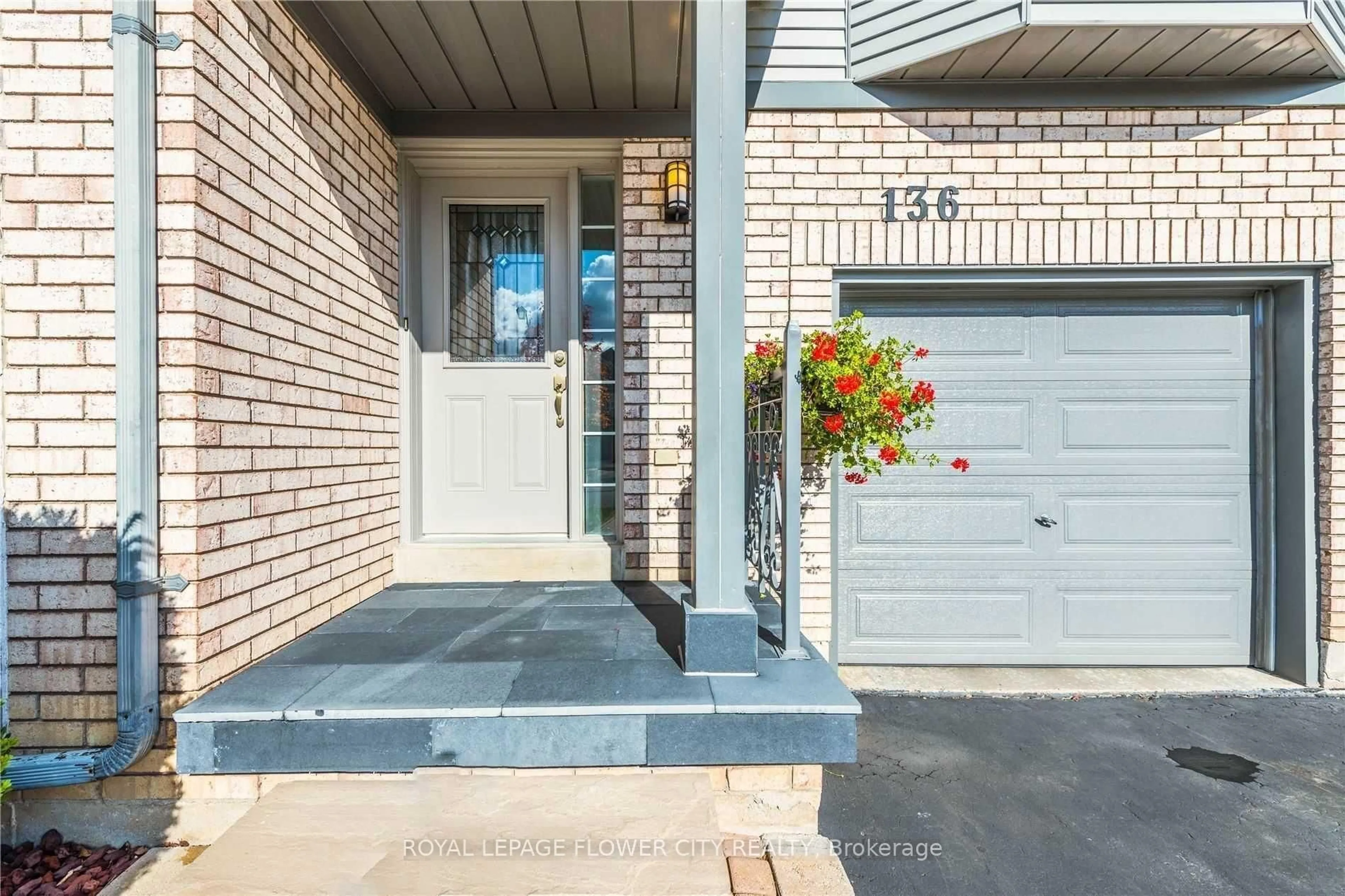 Unknown for 136 Chipmunk Cres, Brampton Ontario L6R 1B3