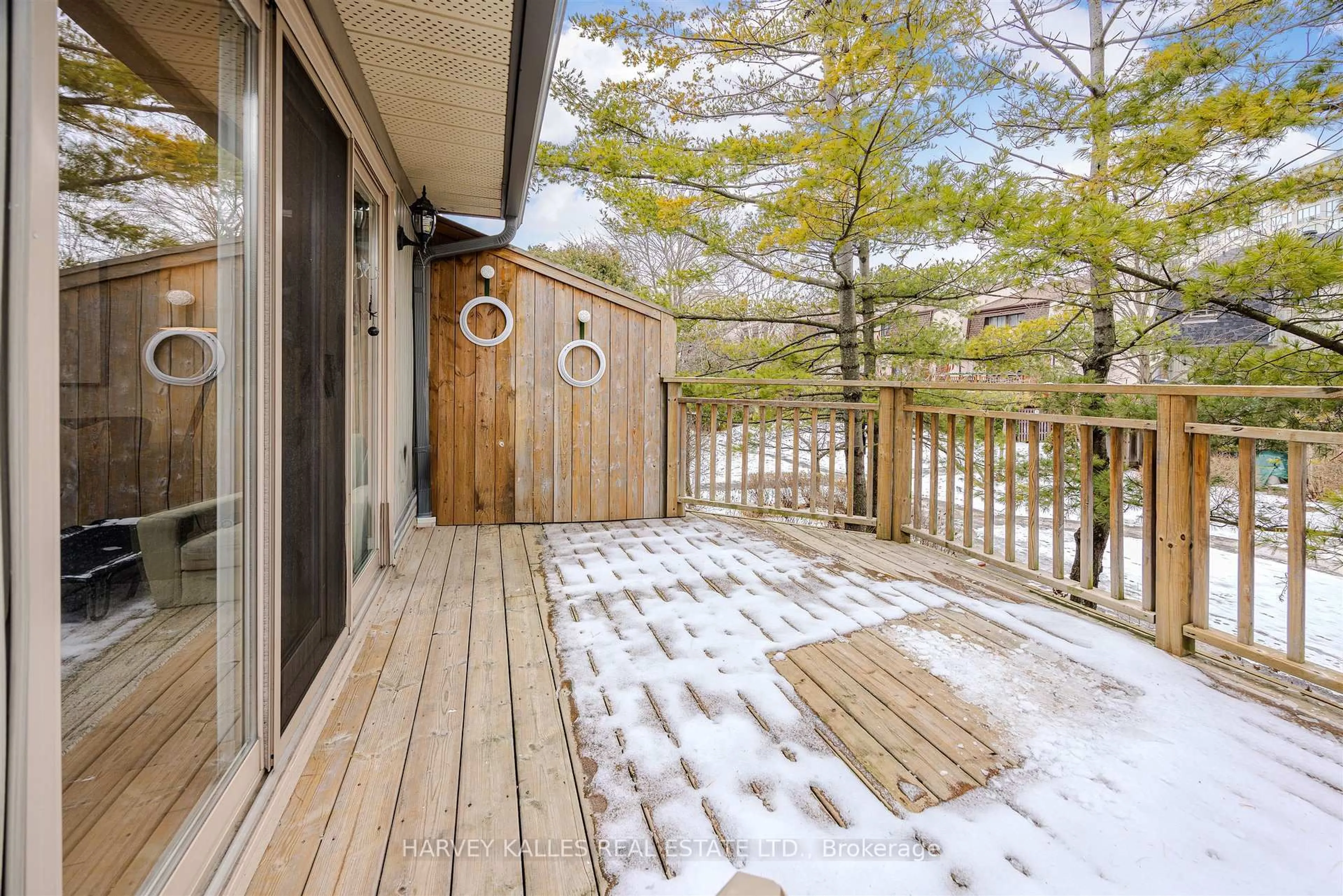 Patio, water/lake/river/ocean view for 1060 Walden Circ #50, Mississauga Ontario L5J 4J9