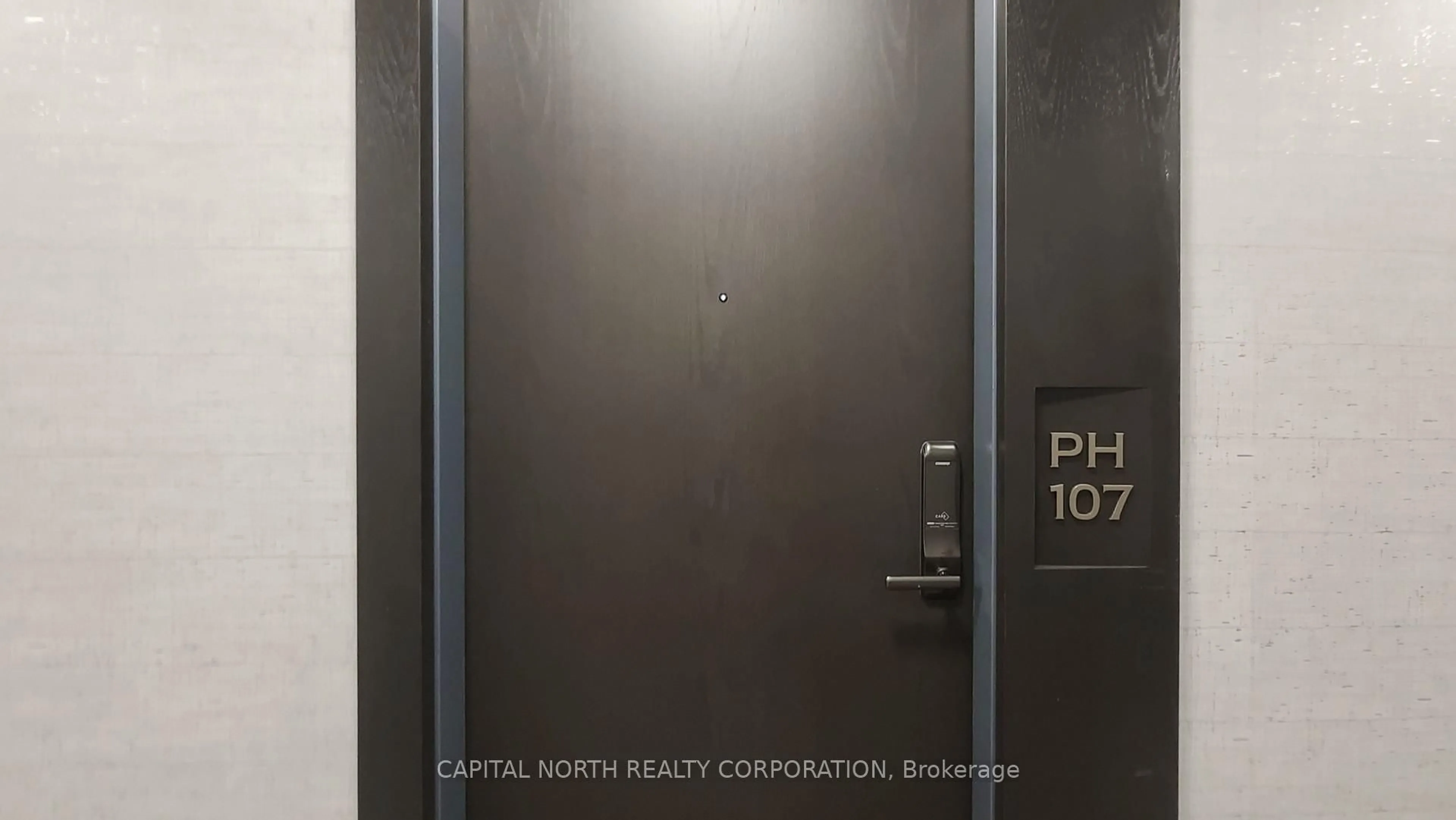 Indoor entryway for 412 Silver Maple Rd, Oakville Ontario L6H 7X8