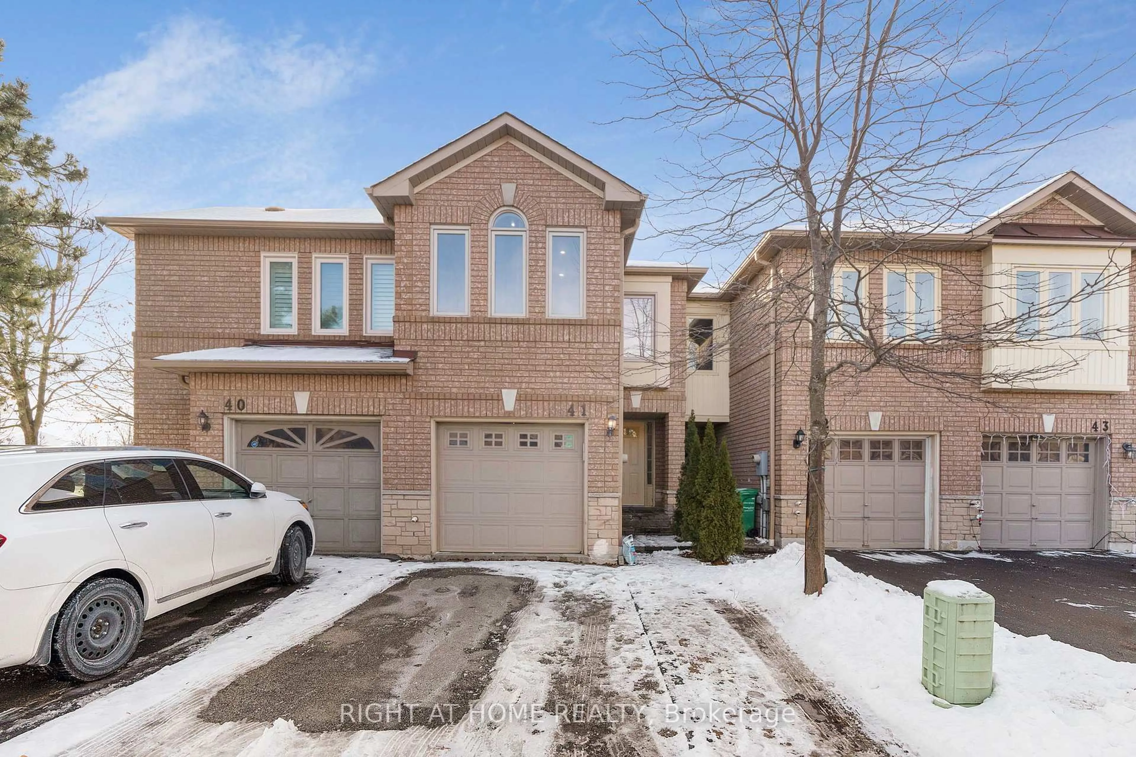 Home with brick exterior material, street for 1285 Bristol Rd #41, Mississauga Ontario L5V 2H5