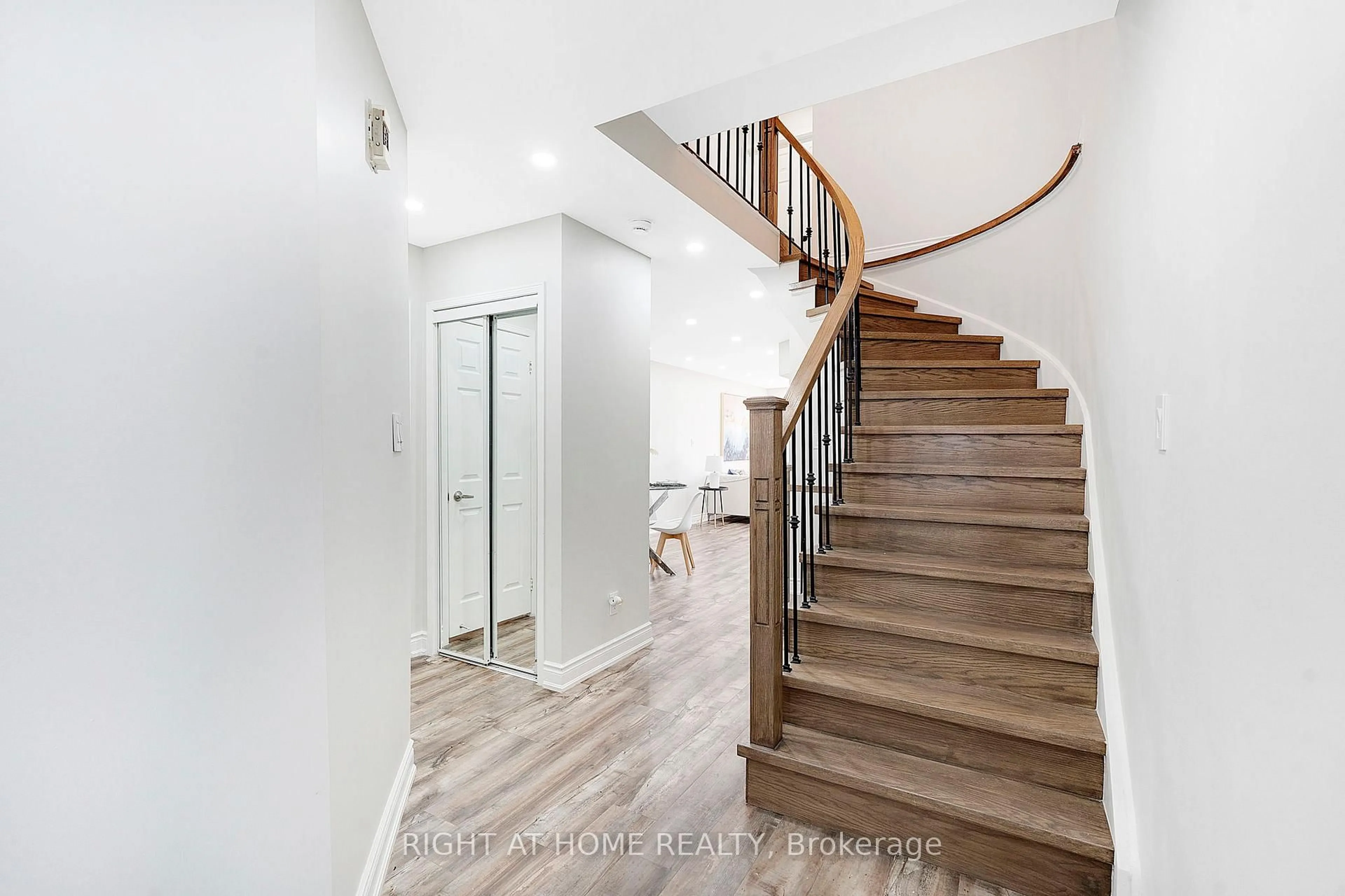 Unknown for 1285 Bristol Rd #41, Mississauga Ontario L5V 2H5