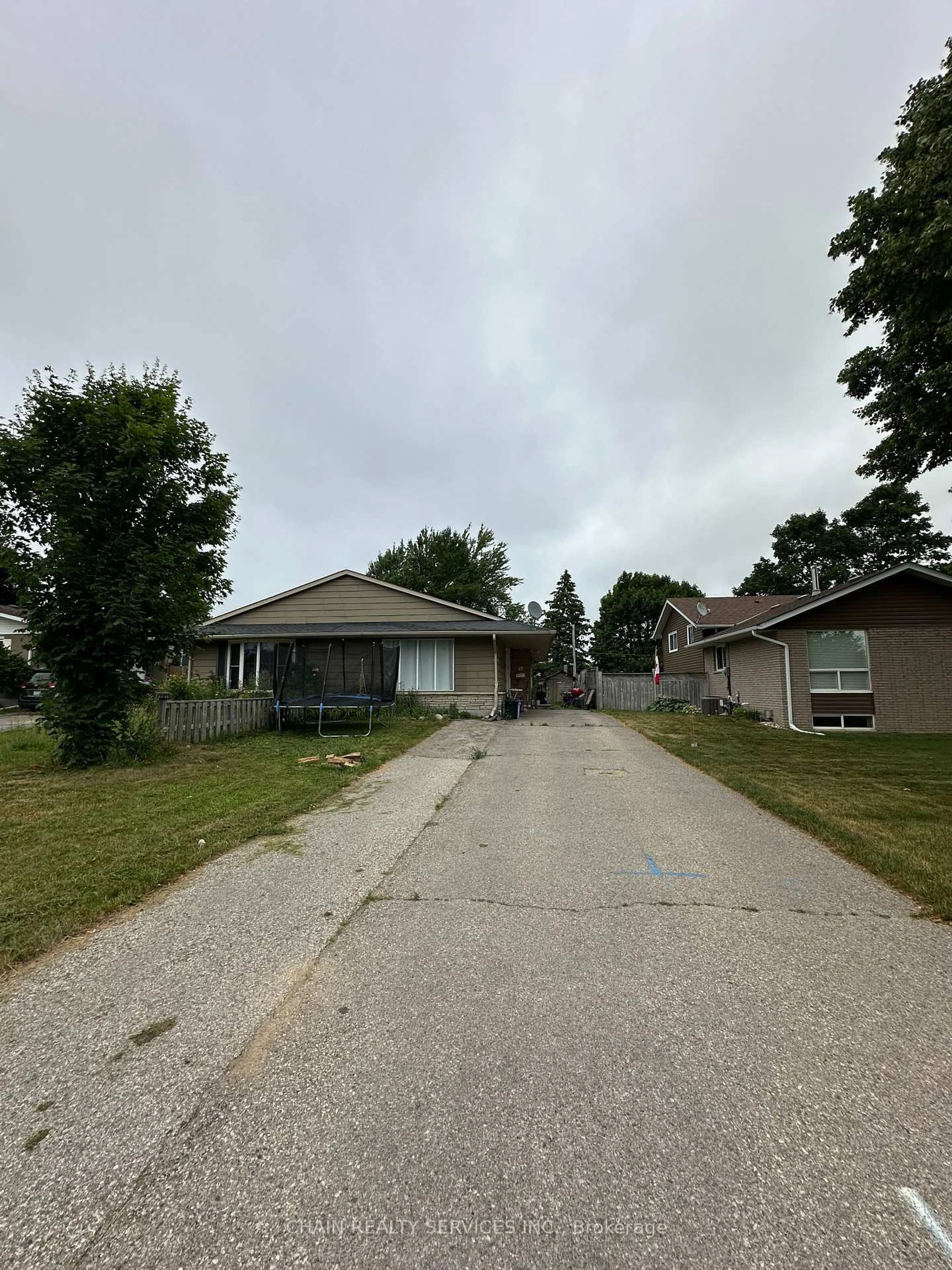 A pic from outside/outdoor area/front of a property/back of a property/a pic from drone, street for 79A Dawson Rd, Orangeville Ontario L9W 2W4