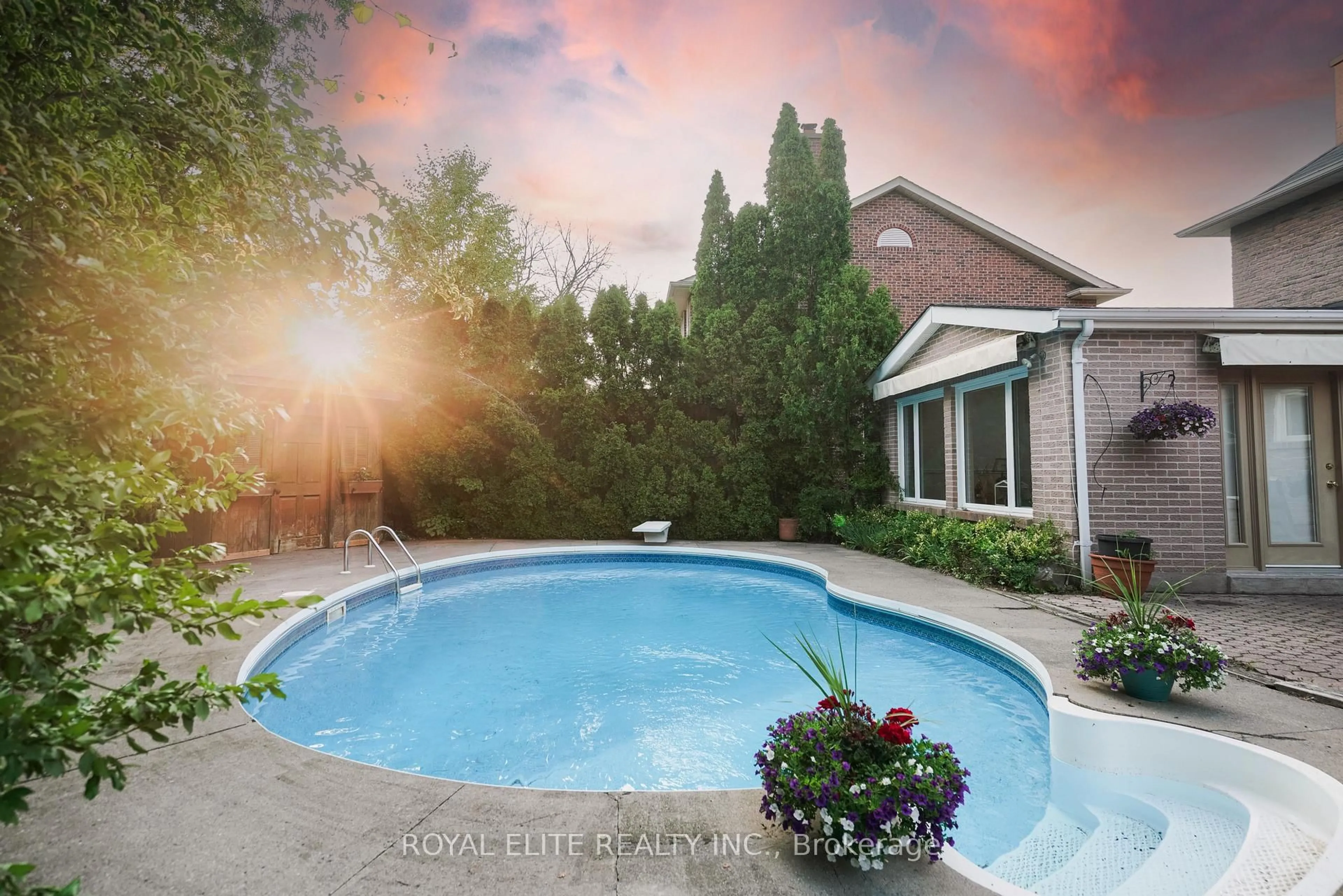Pool for 3530 Kingbird Crt, Mississauga Ontario L5L 2R1