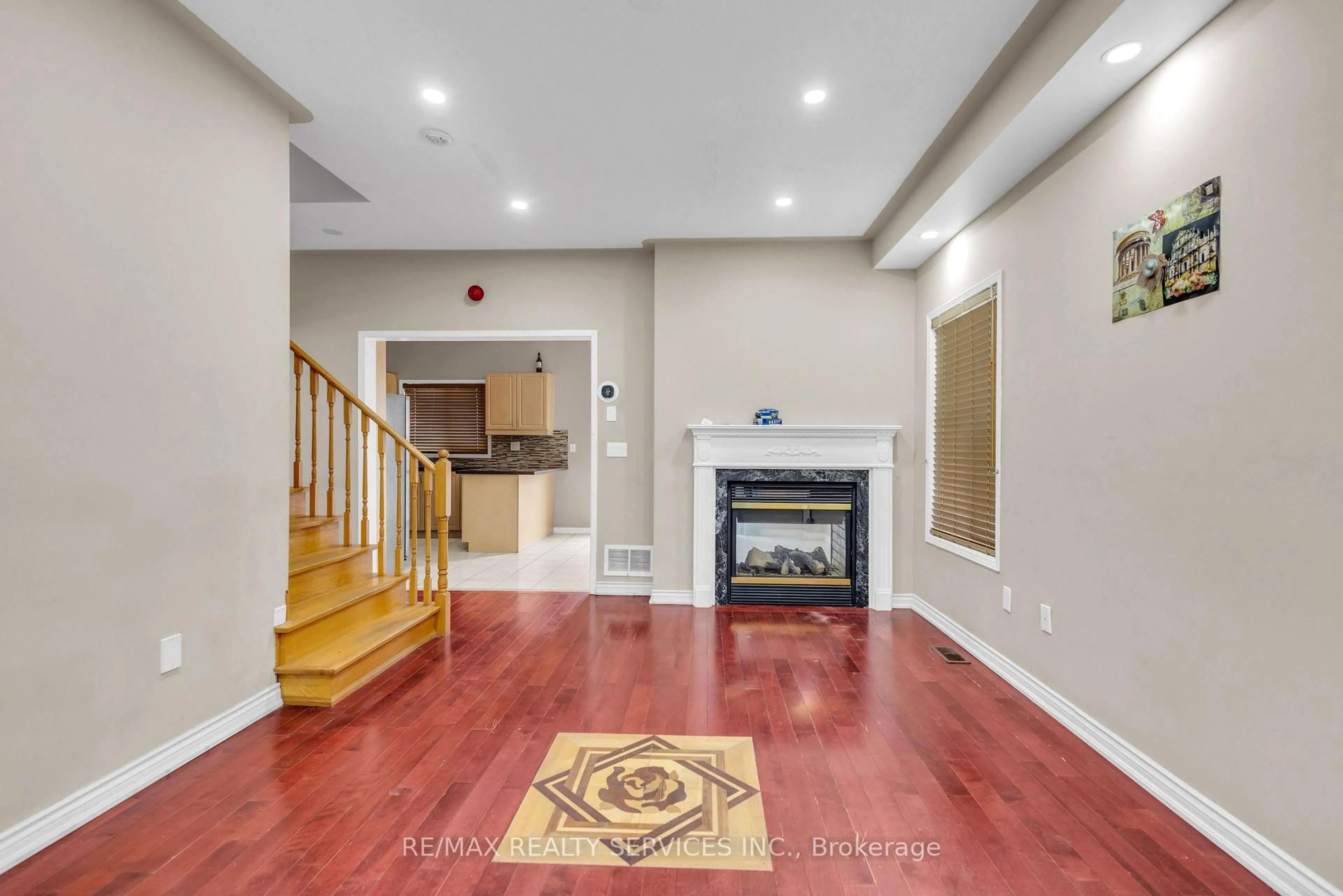 Indoor foyer for 108 Beavervalley Dr, Brampton Ontario L7A 3W6