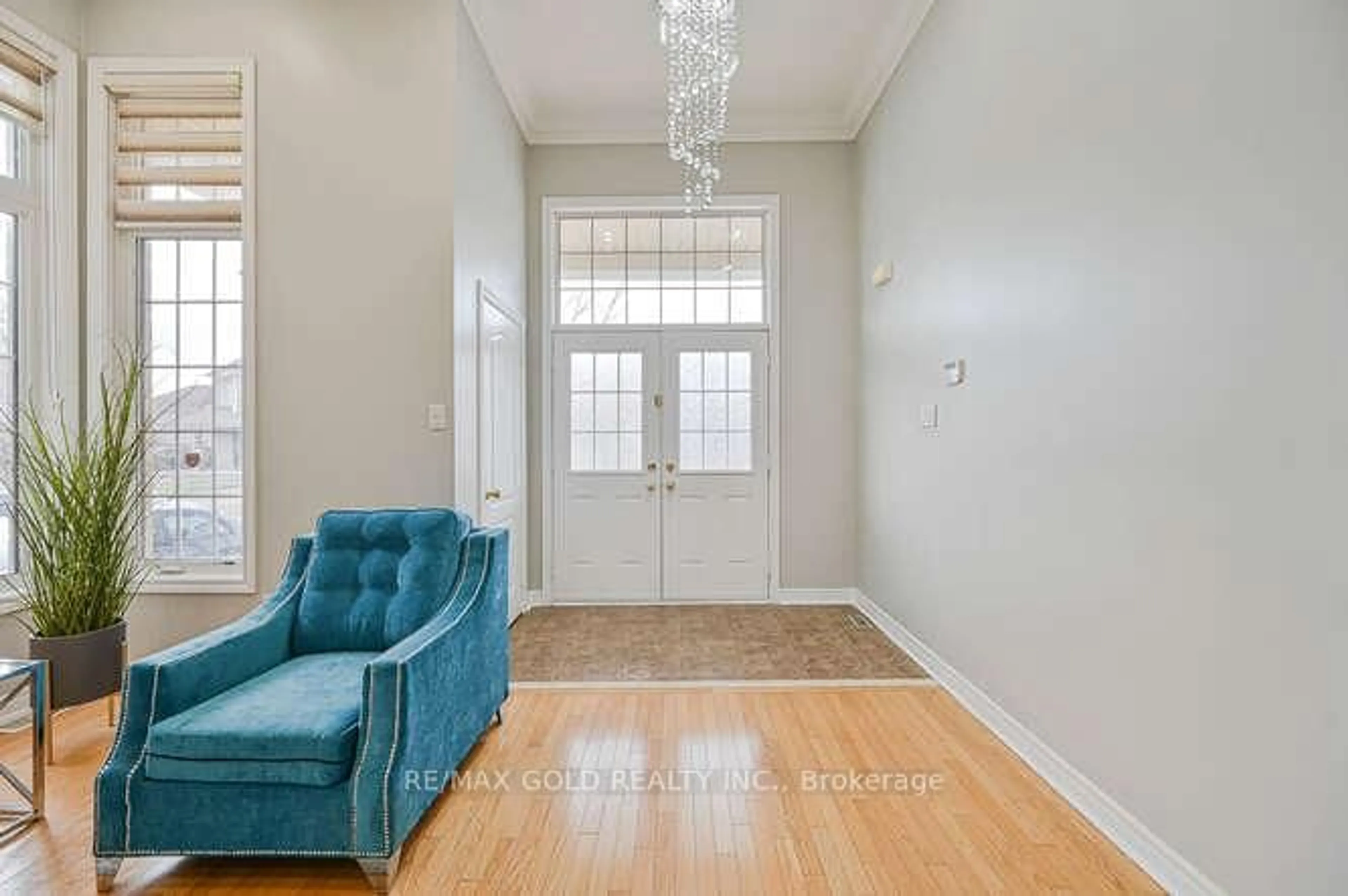 Indoor entryway for 106 Watsonbrook Dr, Brampton Ontario L6R 0R4