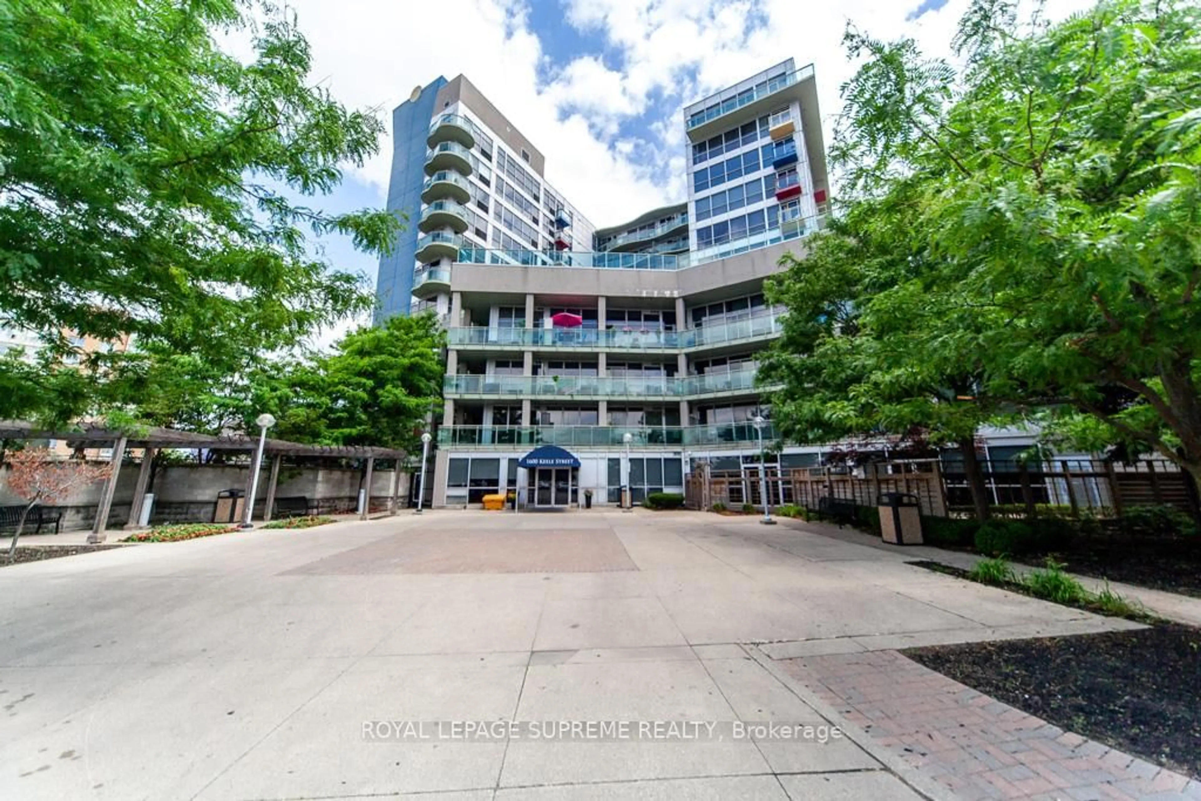 Patio, building for 1600 Keele St #706, Toronto Ontario M5H 5T5