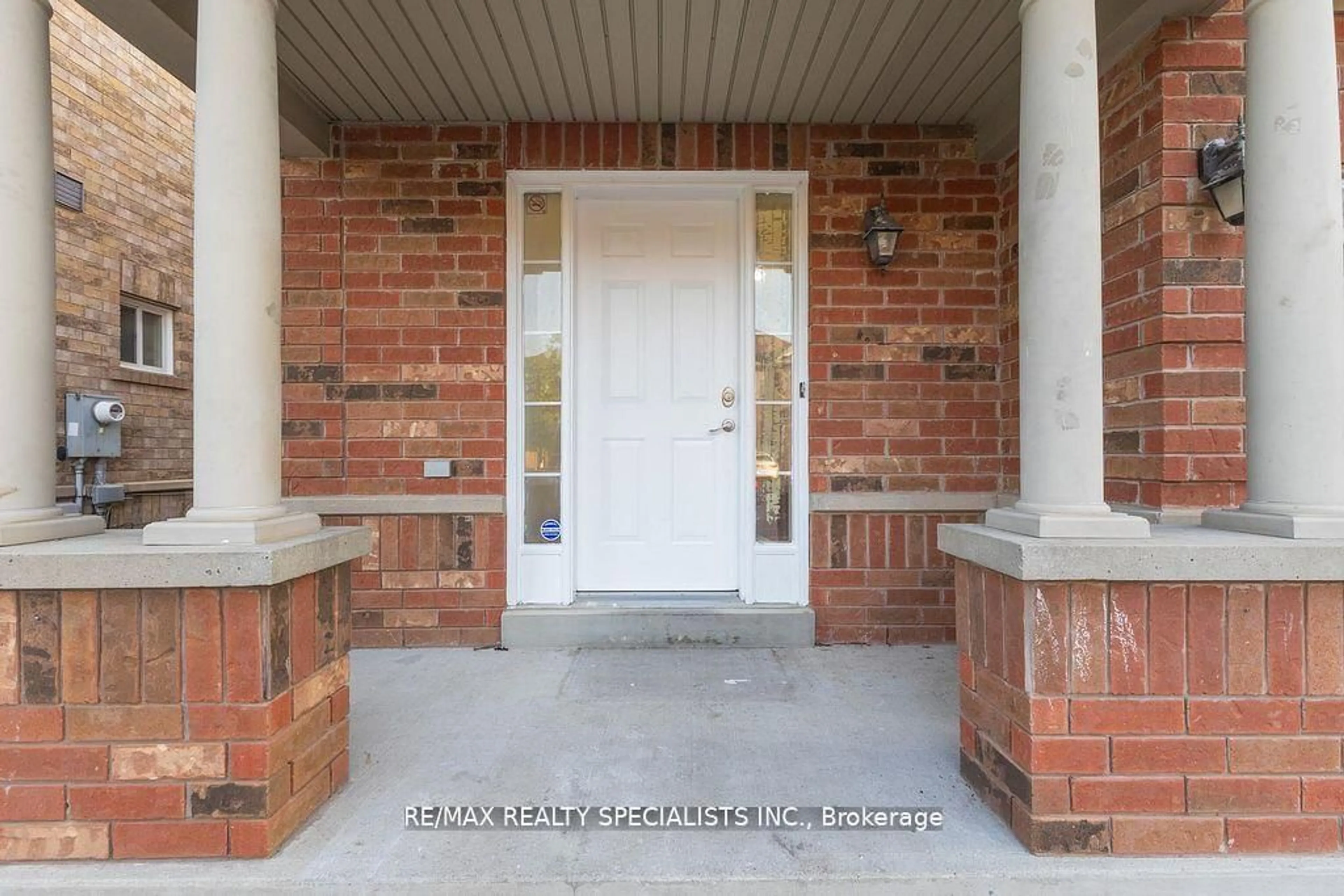 Indoor entryway for 42 Trumpet Valley Blvd, Brampton Ontario L7A 3N8