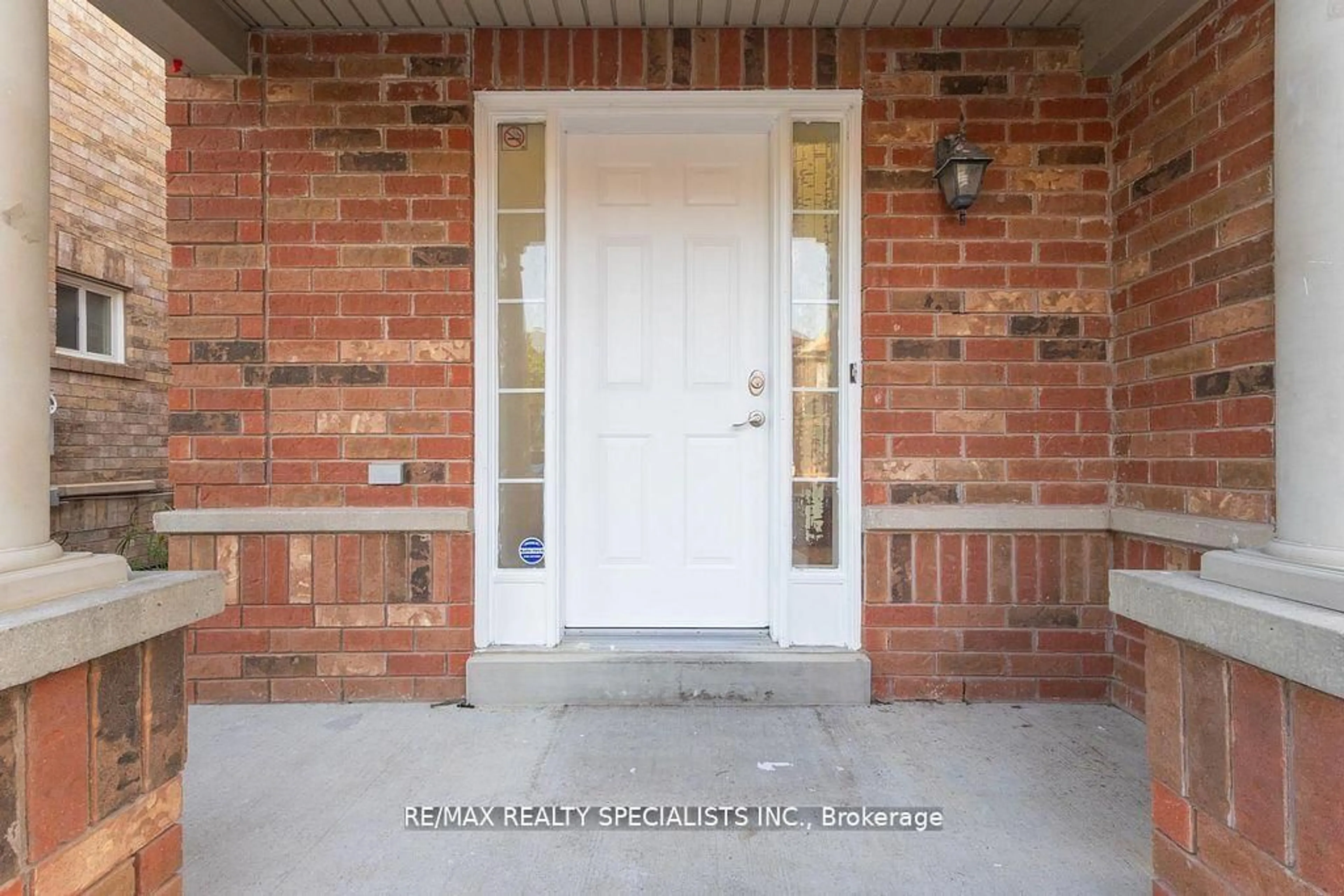 Indoor entryway for 42 Trumpet Valley Blvd, Brampton Ontario L7A 3N8