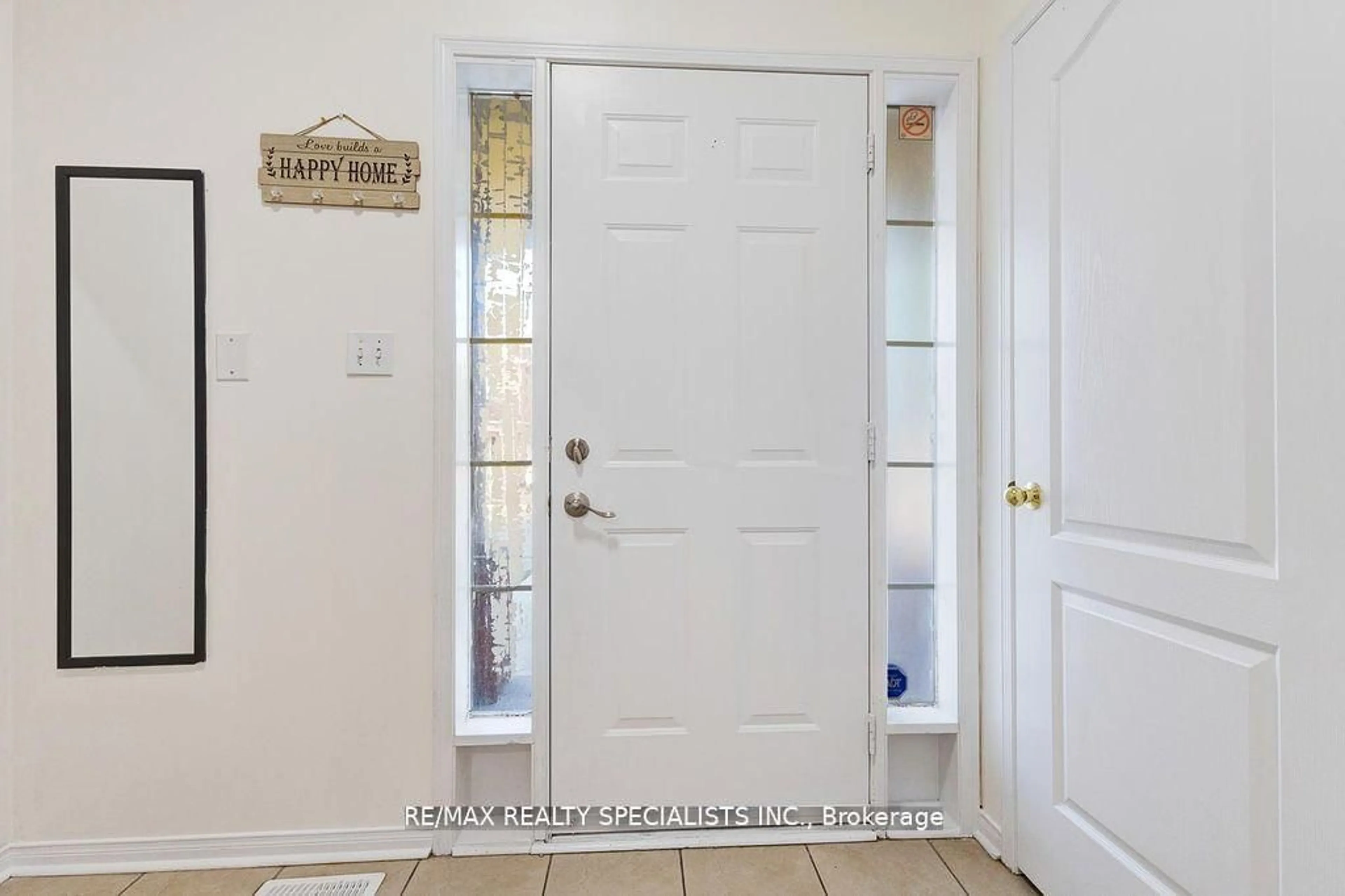 Indoor entryway for 42 Trumpet Valley Blvd, Brampton Ontario L7A 3N8