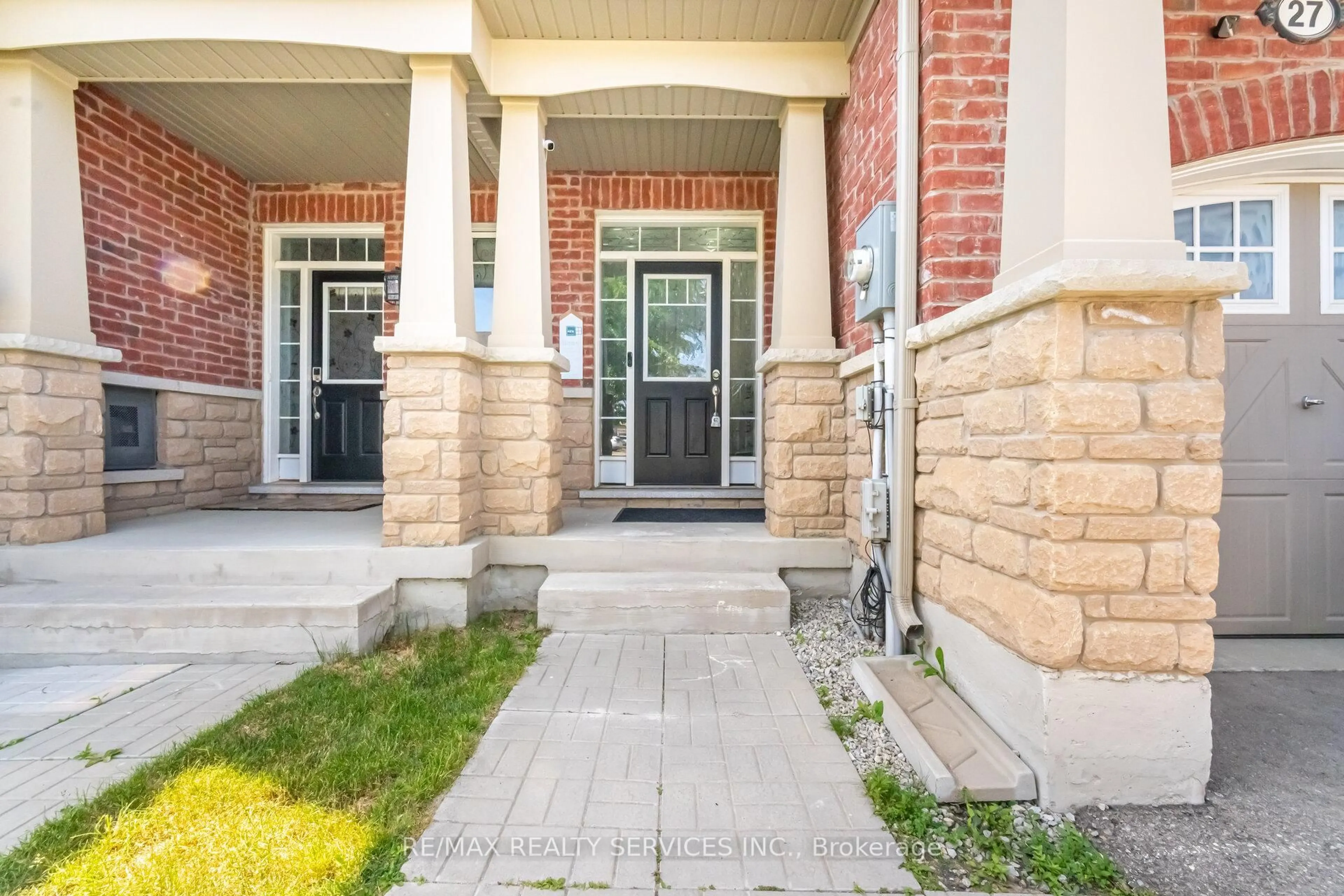 Unknown for 27 Phyllis Dr, Caledon Ontario L7C 4E3