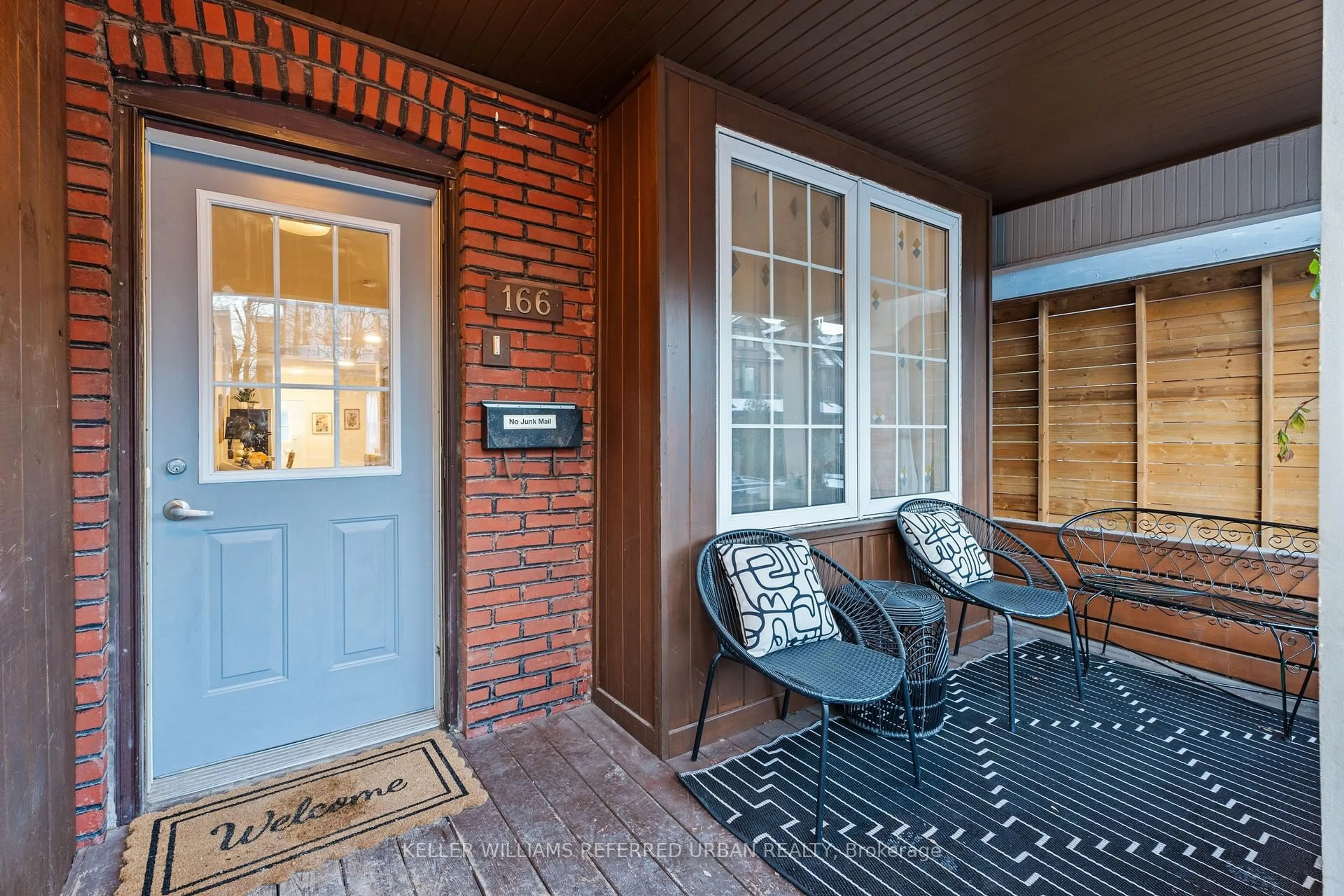 Patio, street for 166 Essex St, Toronto Ontario M6G 1T5