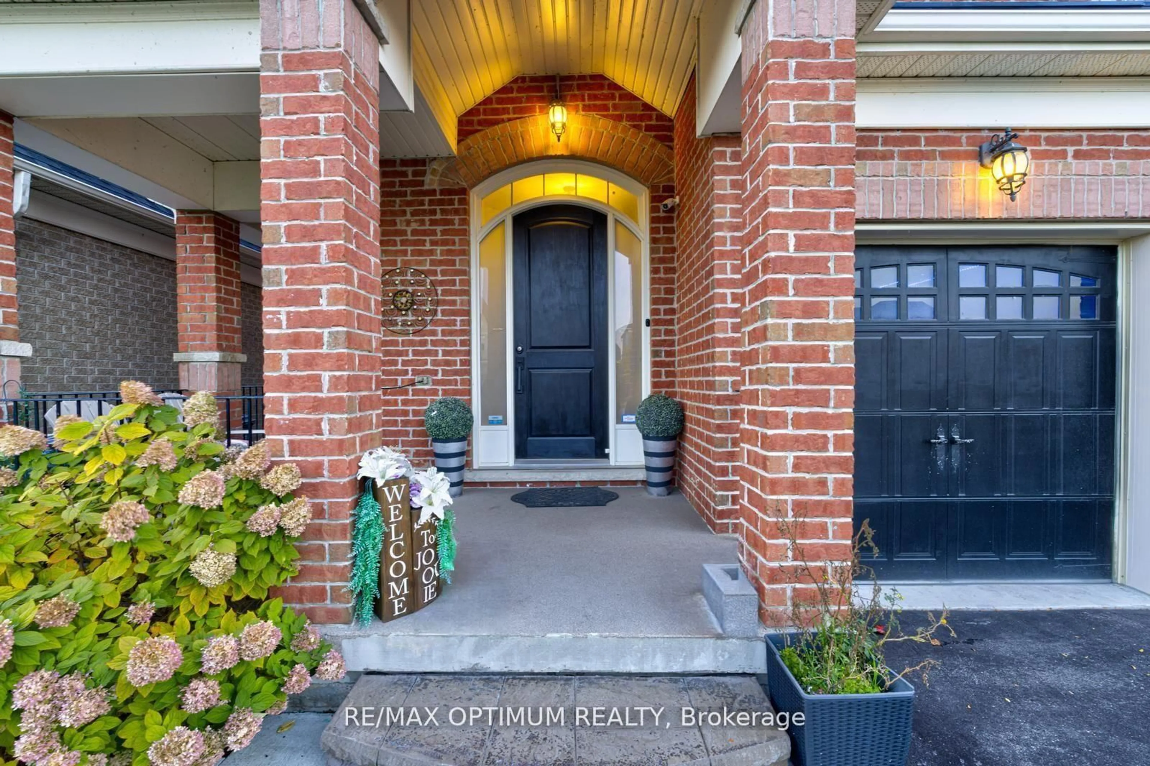 Indoor entryway for 7 Legendary Circ, Brampton Ontario L6Y 0R9