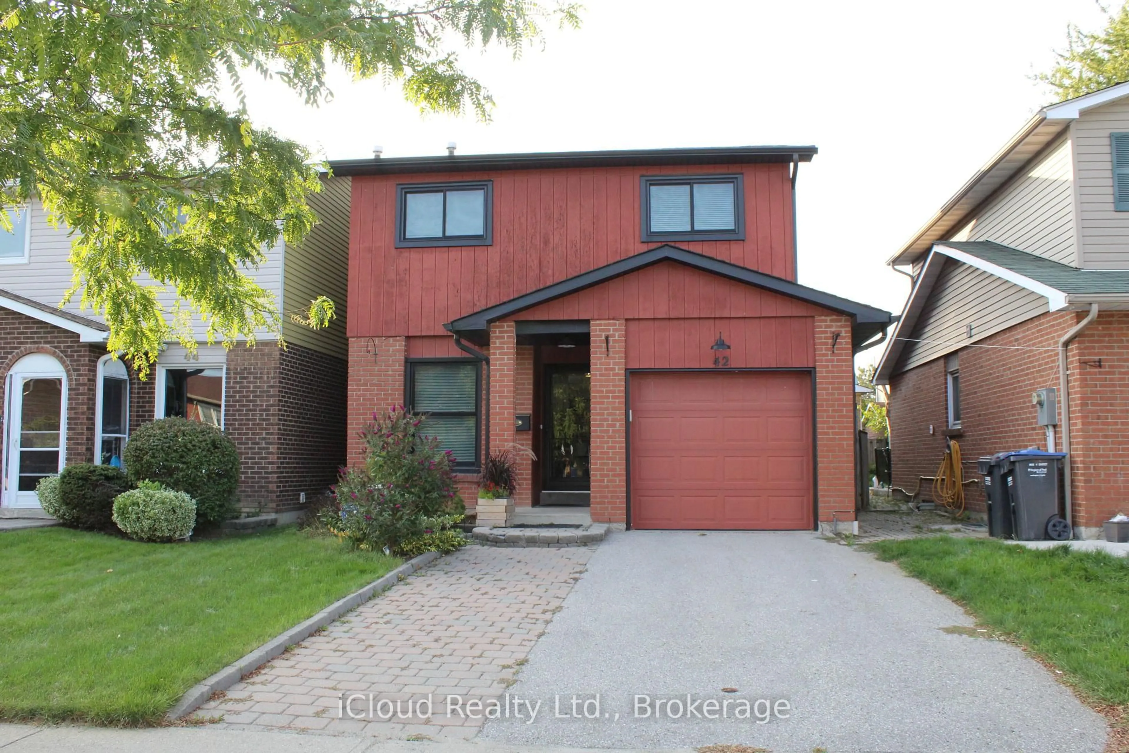 Home with brick exterior material, street for 42 Lindridge Ave, Brampton Ontario L6S 3X1