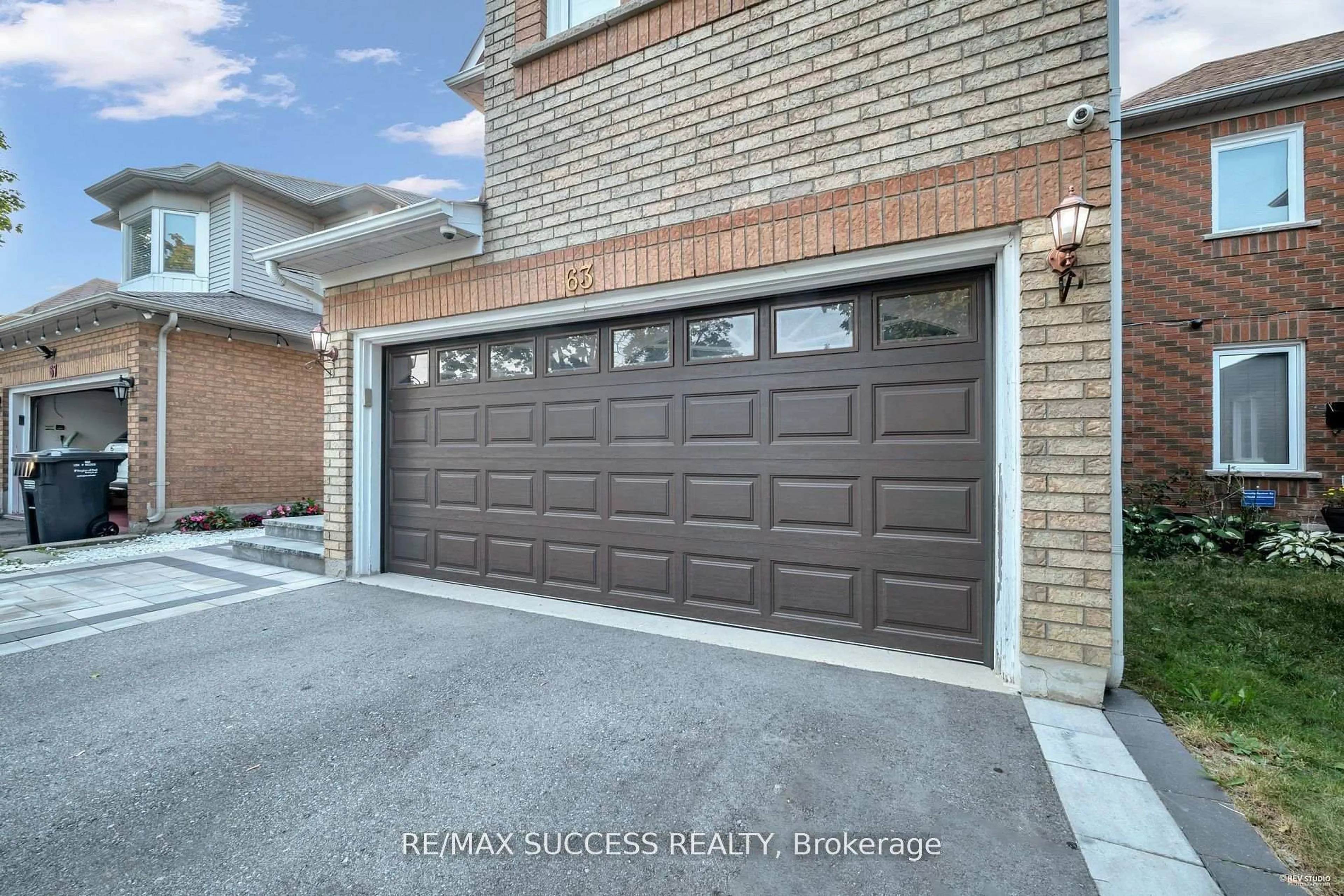 Indoor garage for 63 Blue Spruce St, Brampton Ontario L6R 1C4