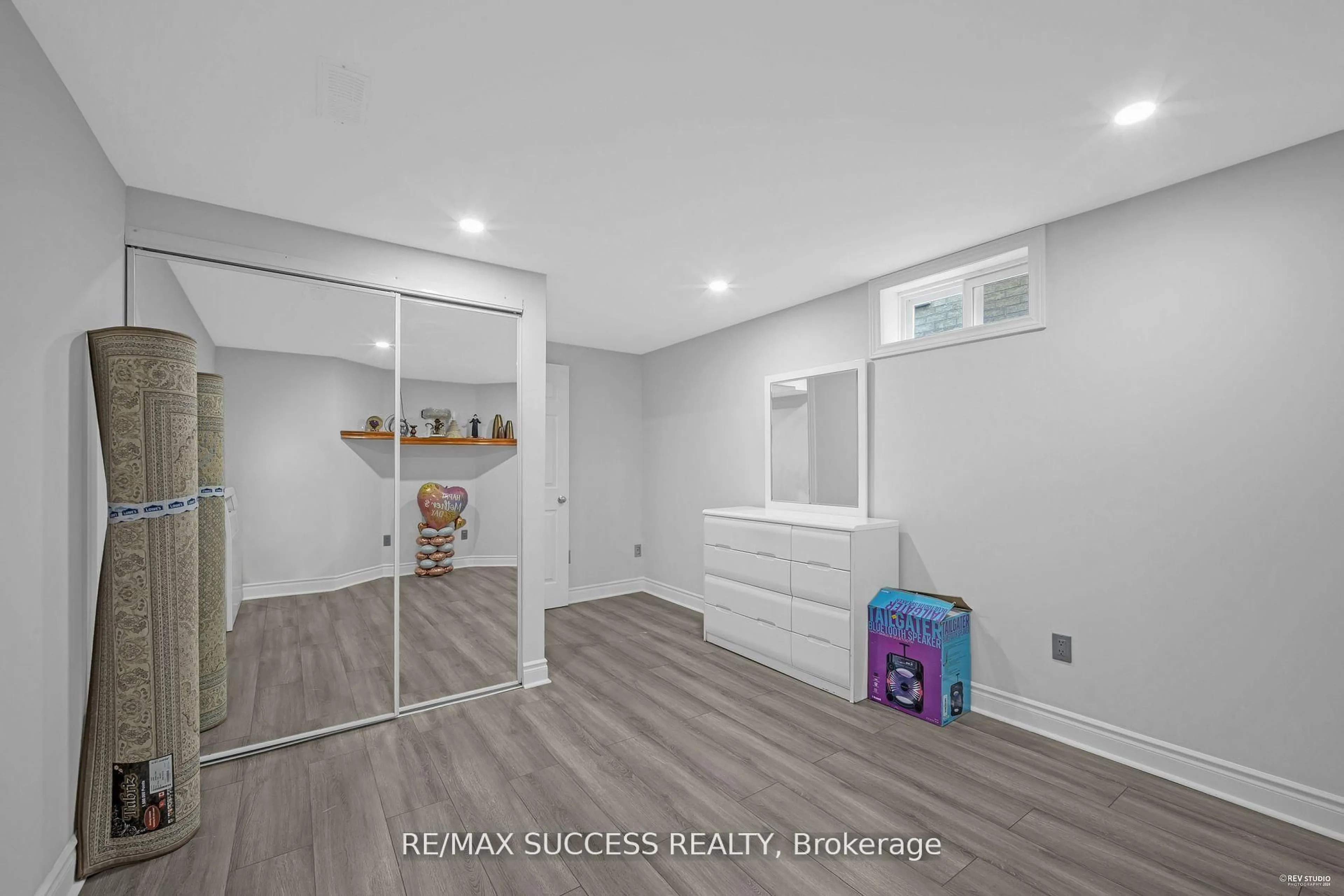 Unknown for 63 Blue Spruce St, Brampton Ontario L6R 1C4