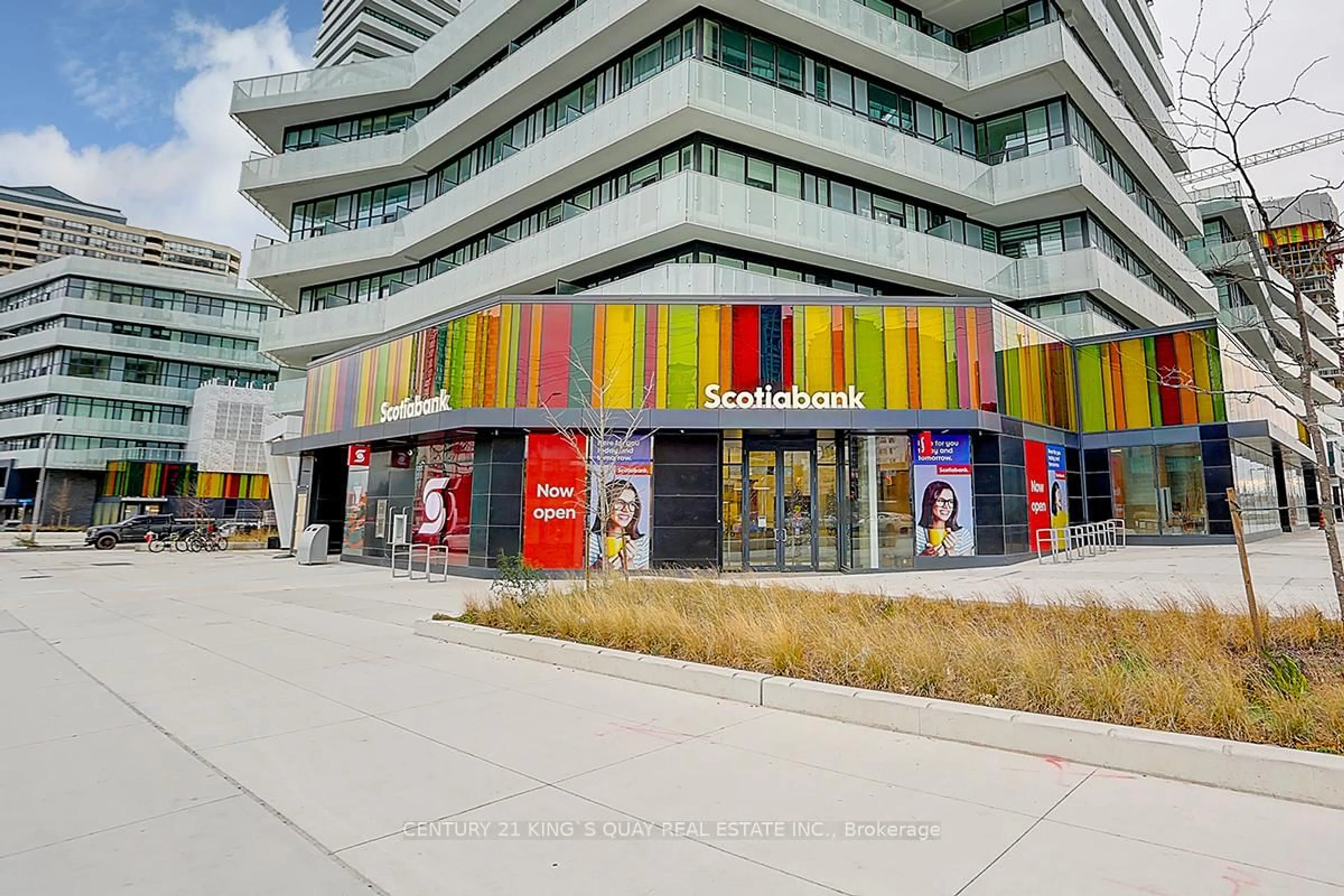 Indoor foyer for 3900 Confederation Pkwy #2103, Mississauga Ontario L5B 0M3