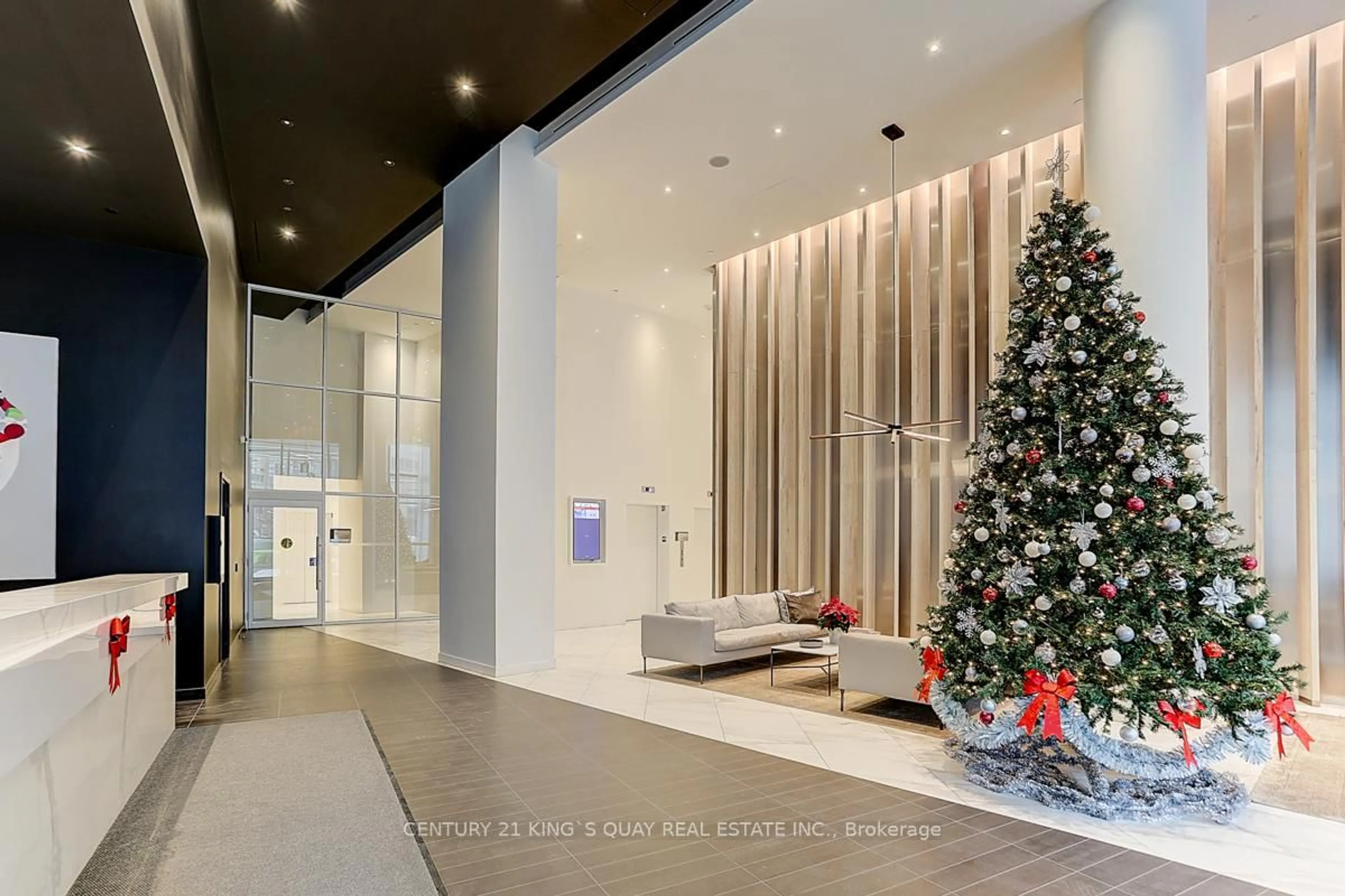 Indoor foyer for 3900 Confederation Pkwy #2103, Mississauga Ontario L5B 0M3