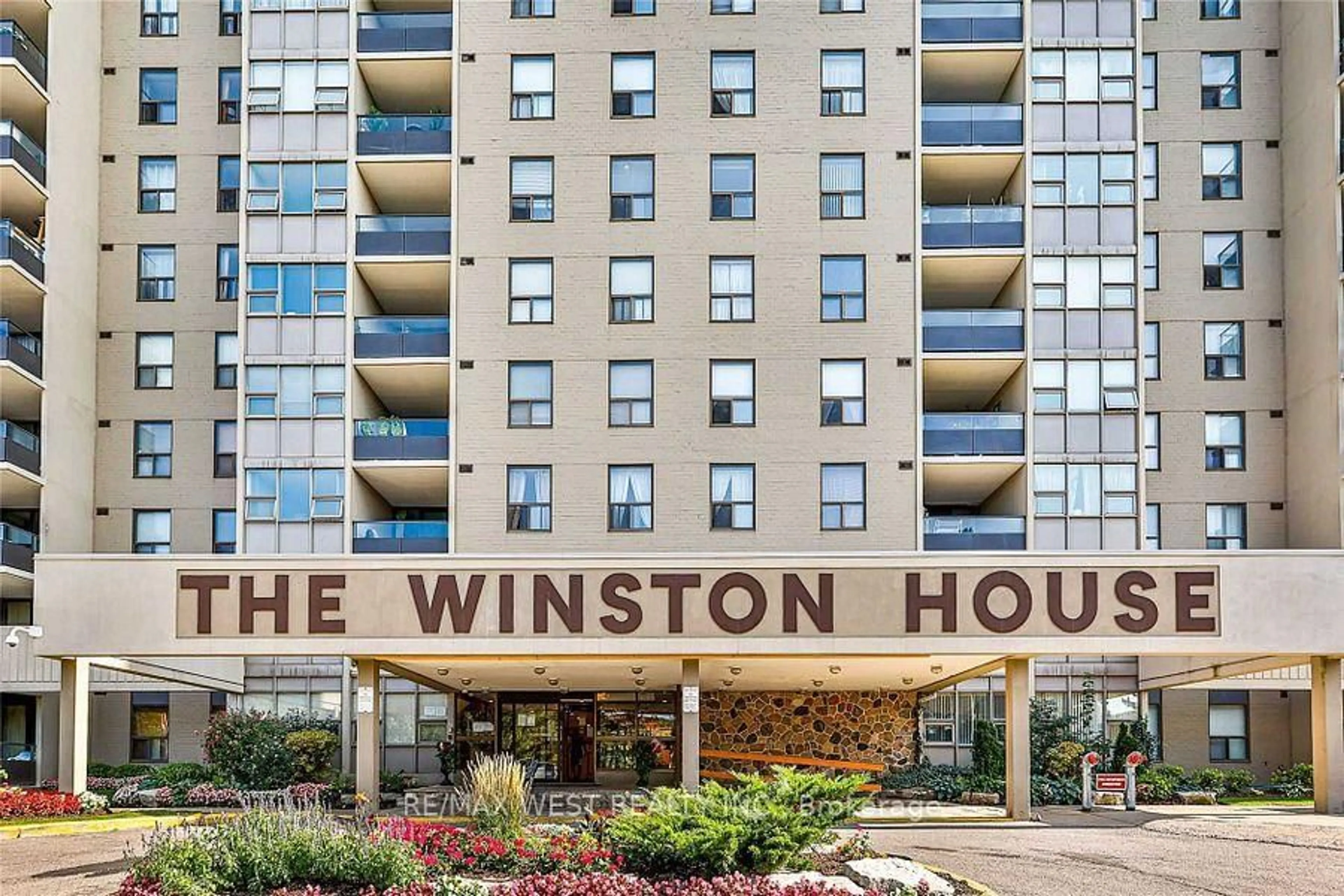 Indoor foyer for 75 Emmett Ave #1606, Toronto Ontario M6M 5A7