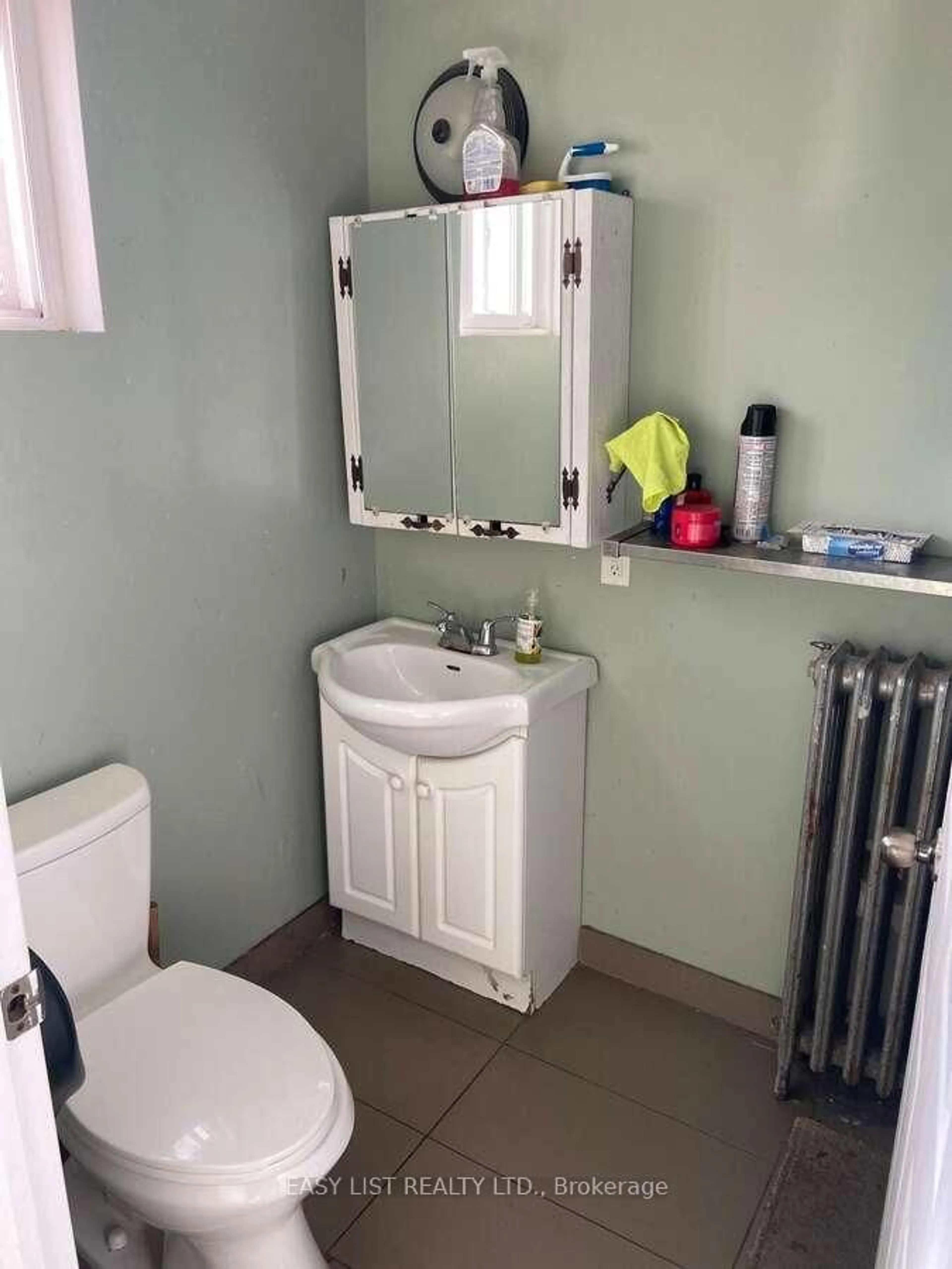Standard bathroom, floor is not visible for 10 Fairbank Ave, Toronto Ontario M6E 3Y4