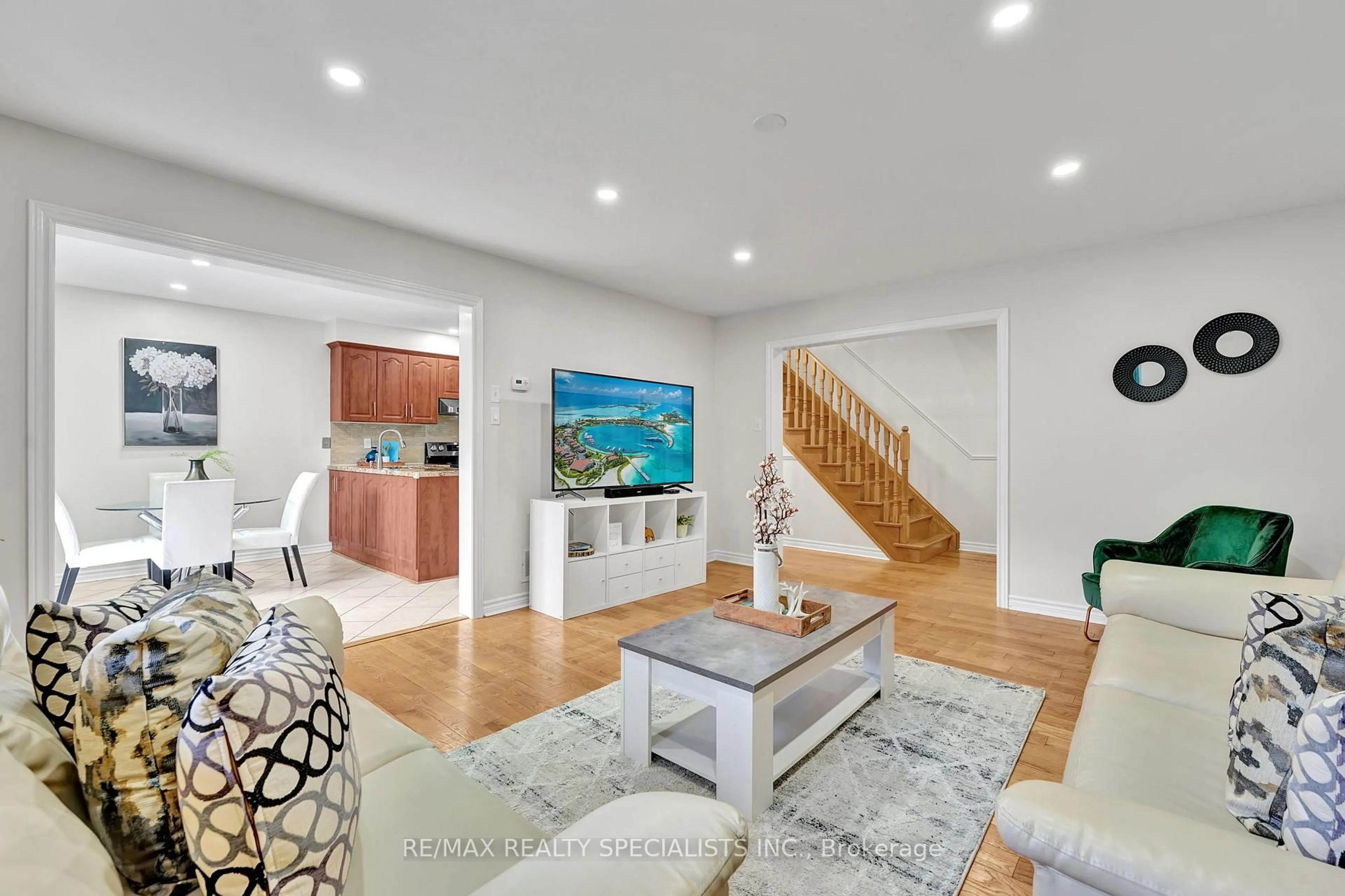 Living room with furniture, unknown for 136 Clover Bloom Rd, Brampton Ontario L6R 1S6