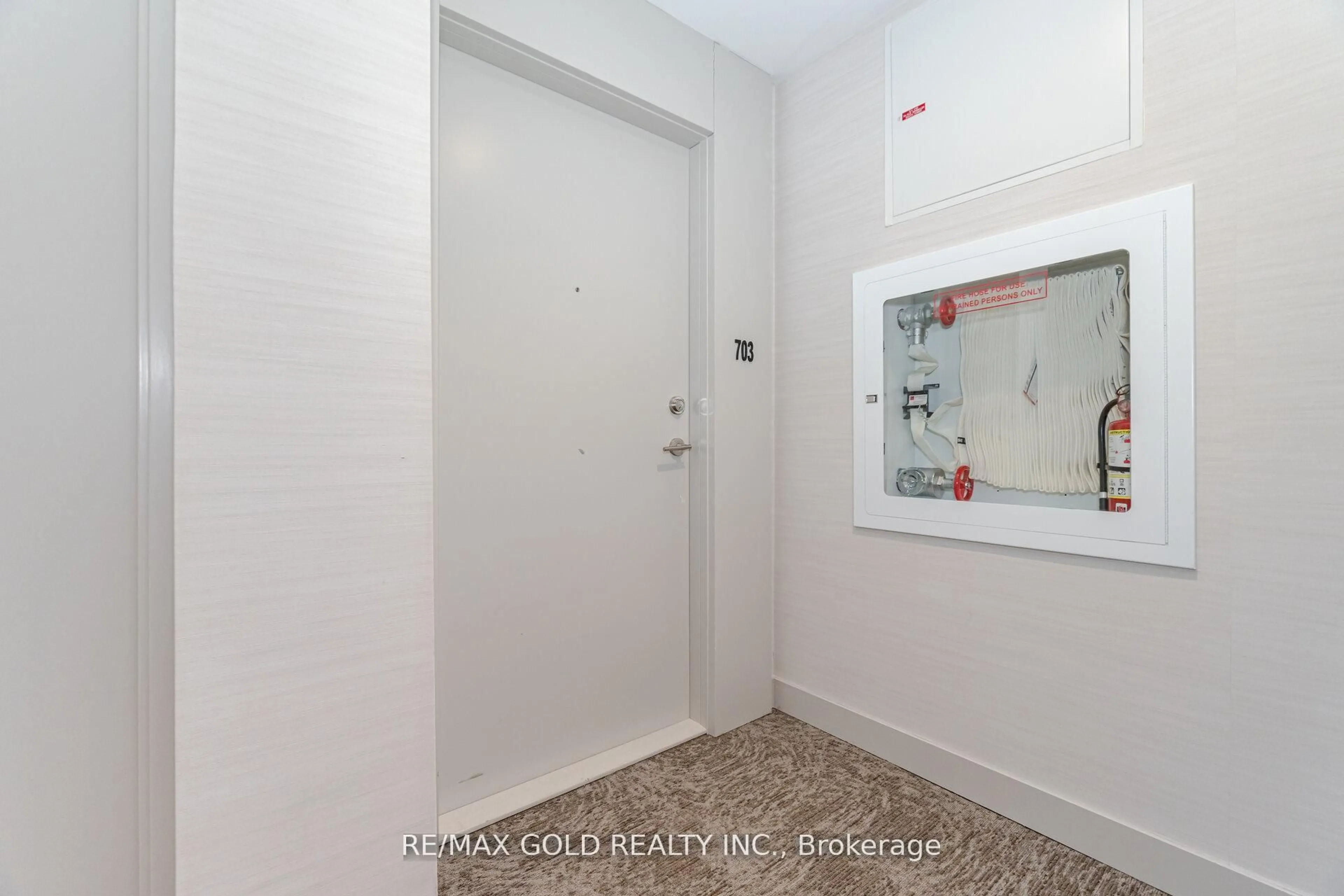 Indoor entryway for 215 Veterans Dr #703, Brampton Ontario L7A 5L6